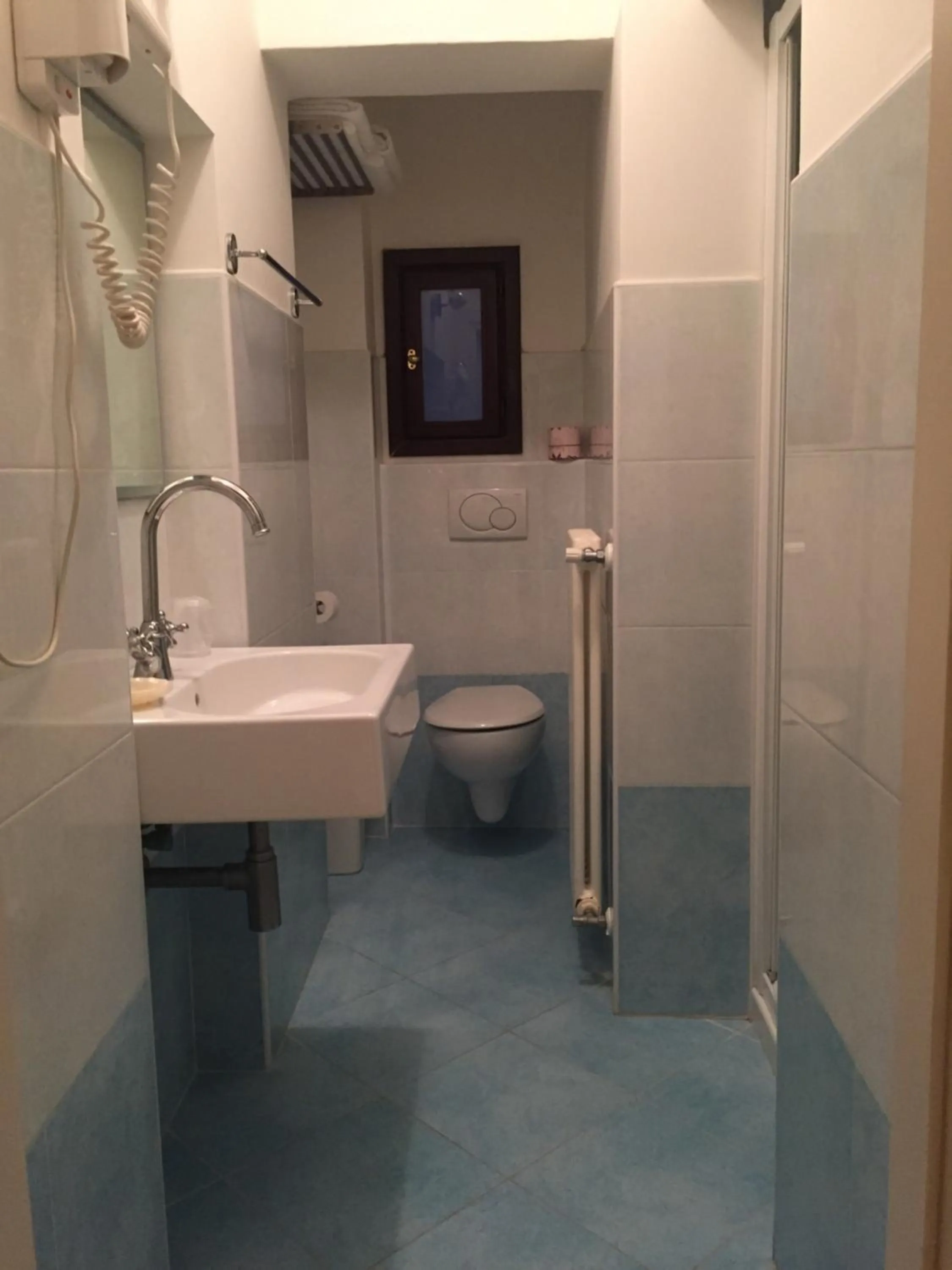 Bathroom in Albergo ai Tolentini