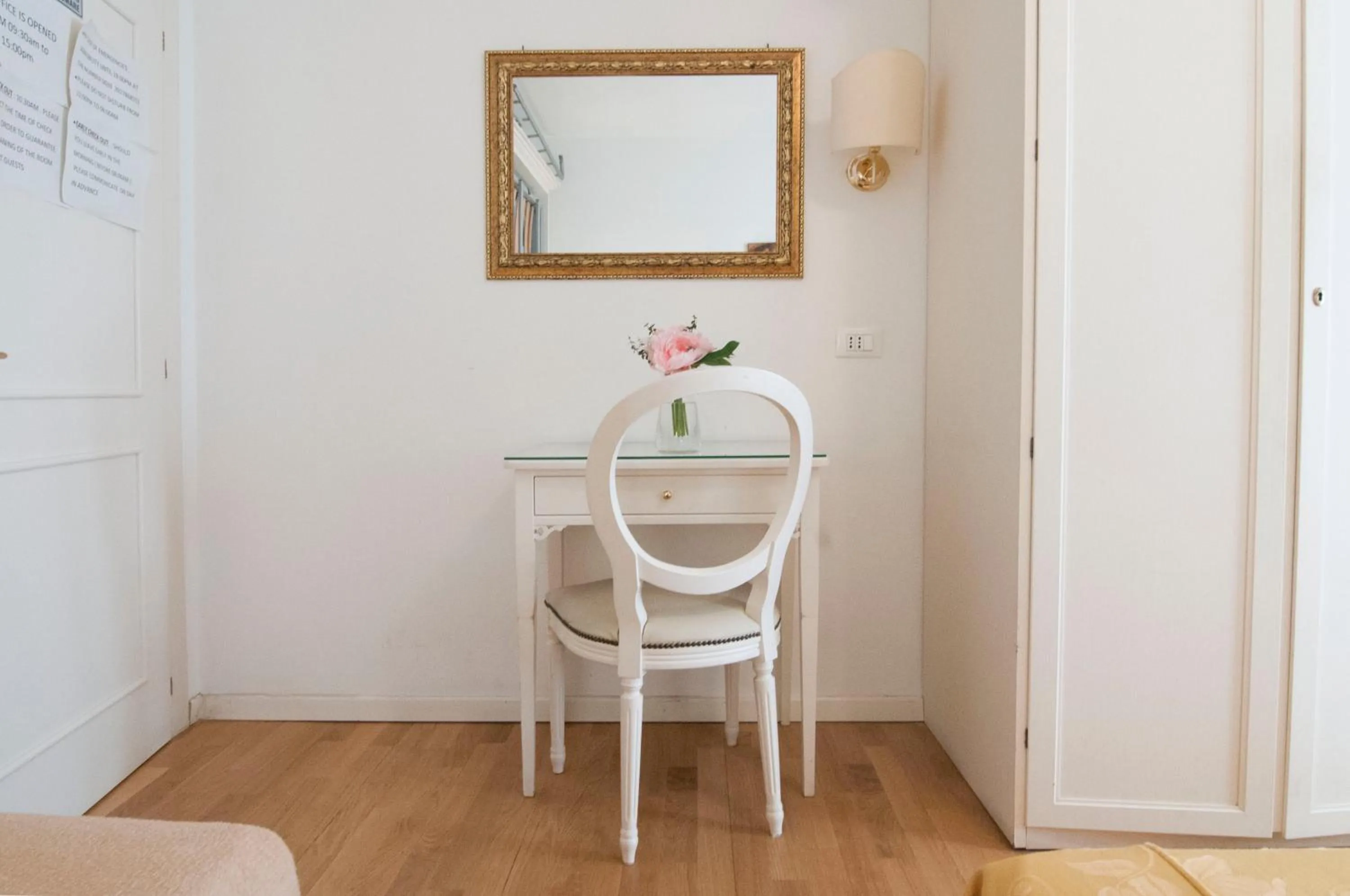 Decorative detail in Albergo ai Tolentini