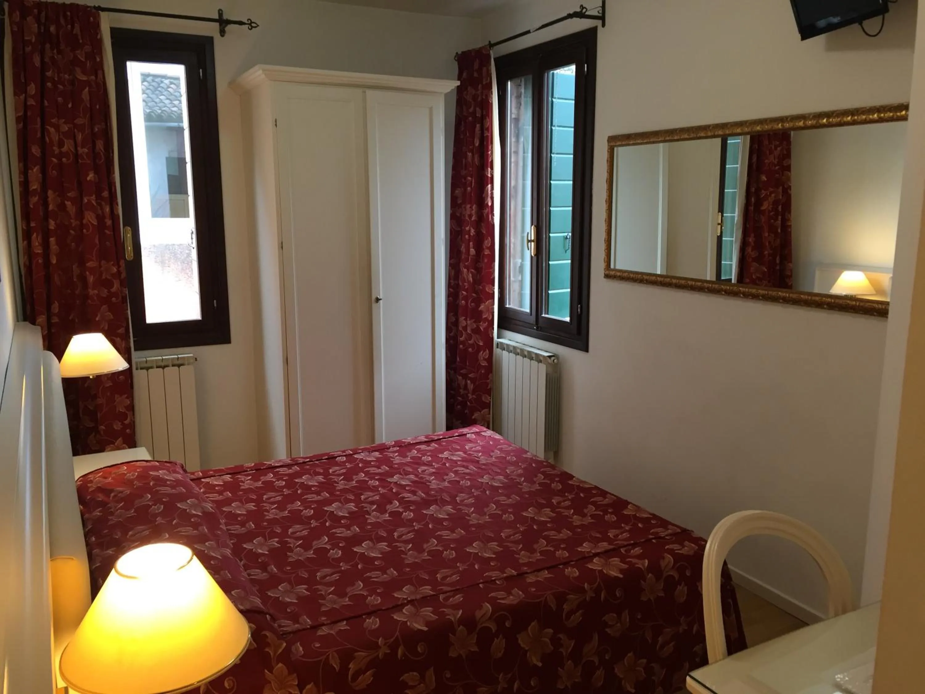 Bedroom, Bed in Albergo ai Tolentini