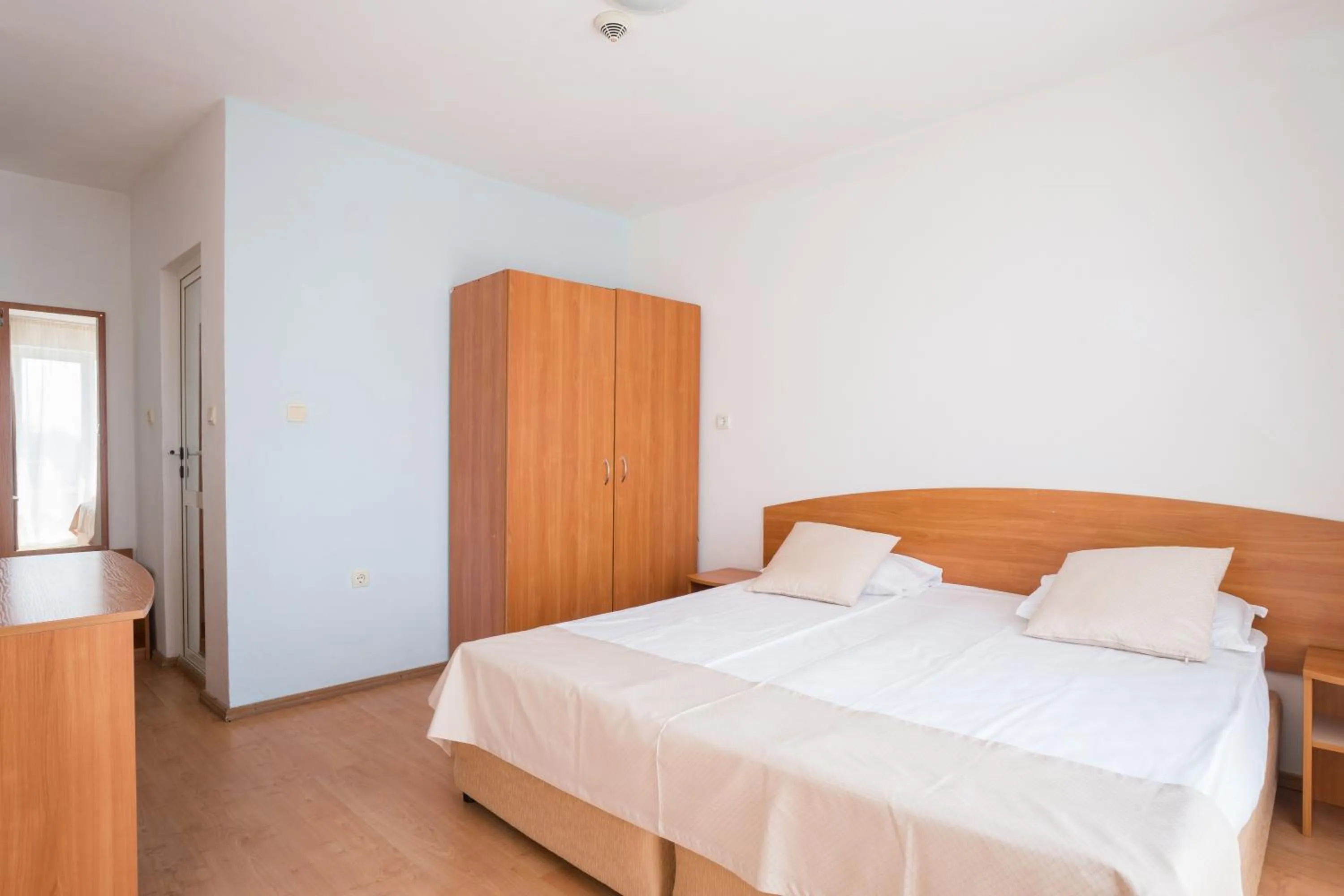 Photo of the whole room, Bed in Perla Plaza Hotel - All Inclusive