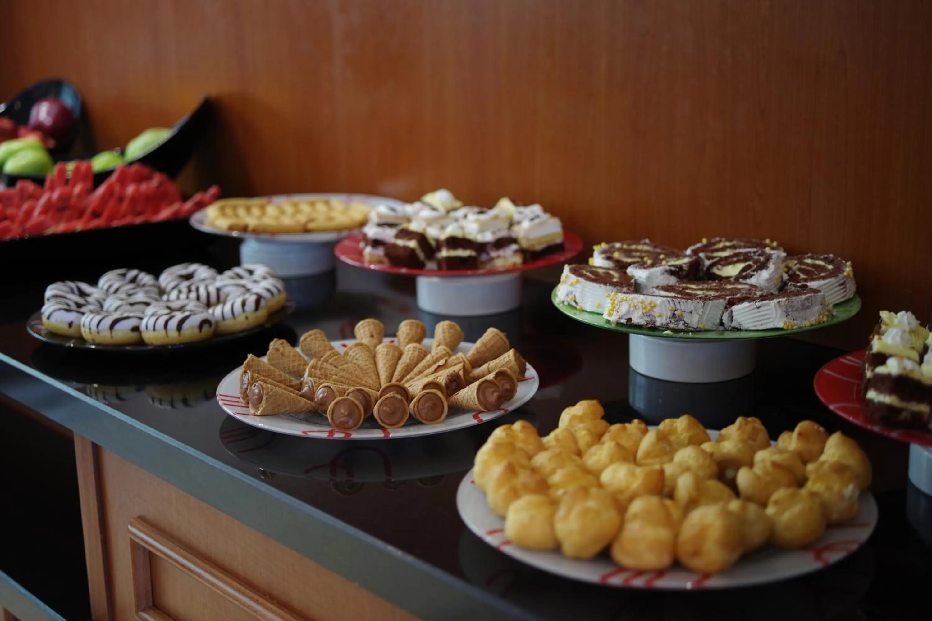 Food in Perla Plaza Hotel - All Inclusive