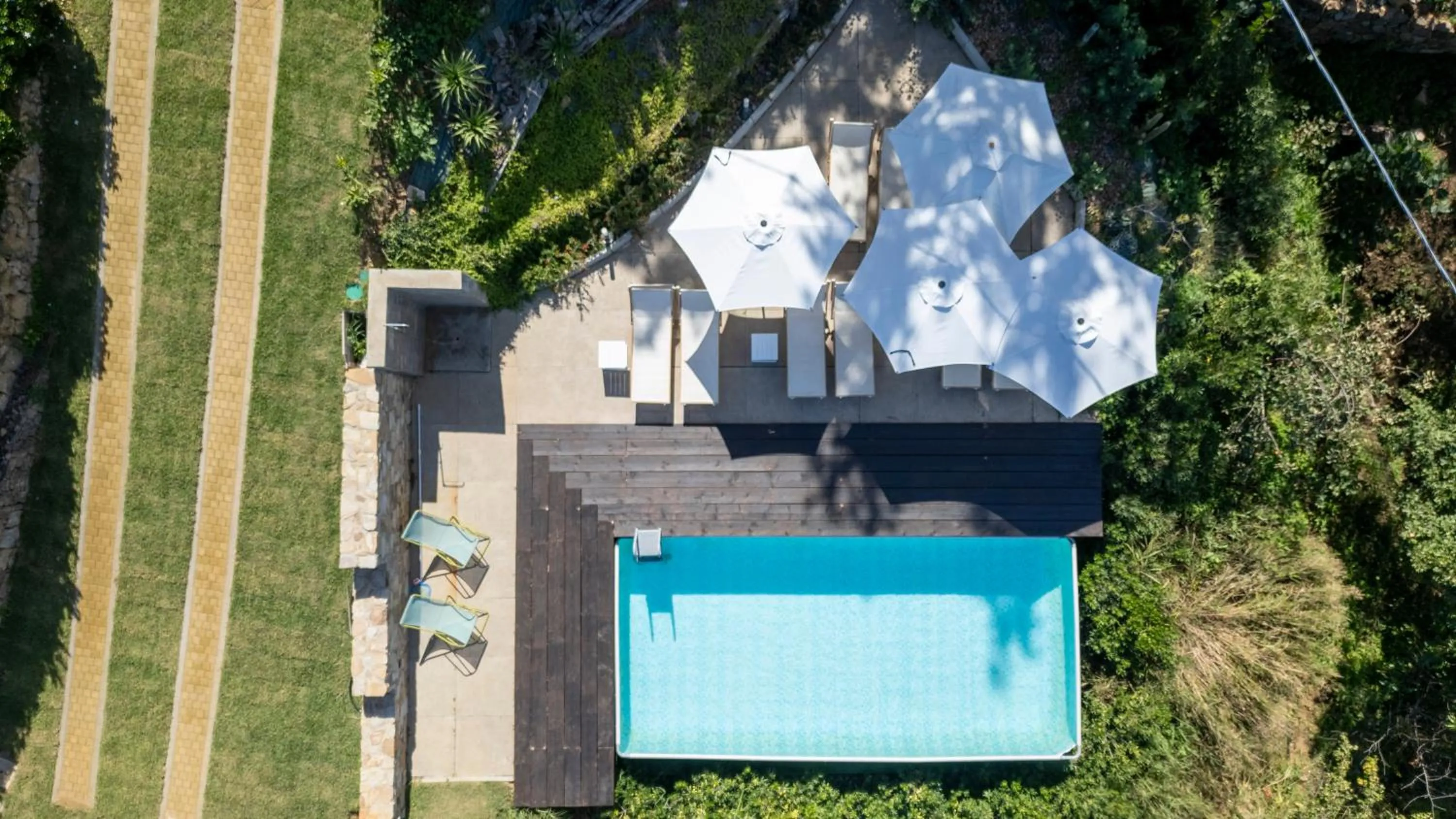 Swimming pool in B&B Le Ginestre