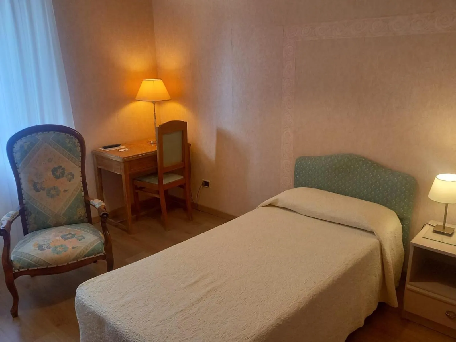 Bed in Hotel Moderno