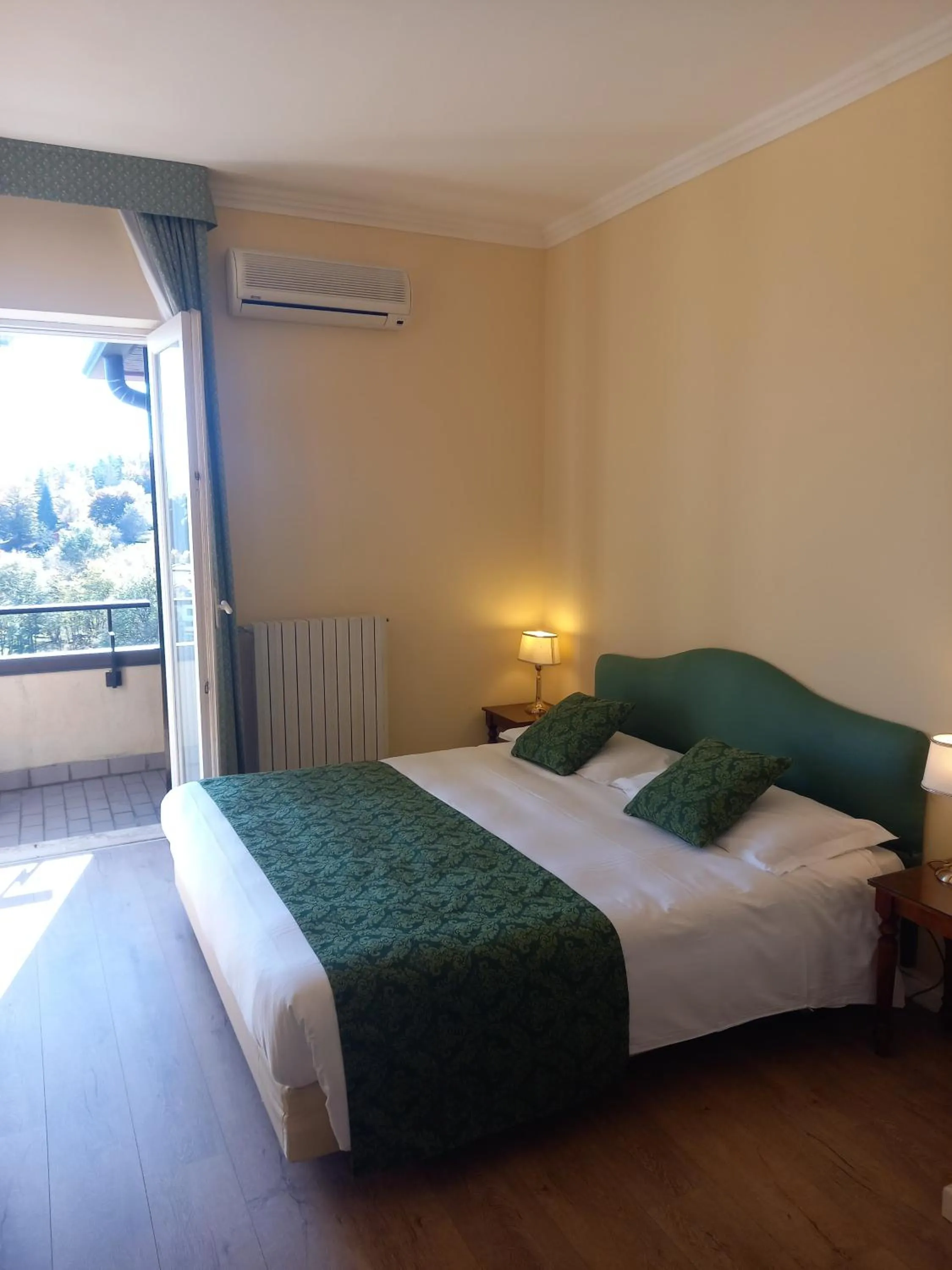 Bed in Hotel Moderno