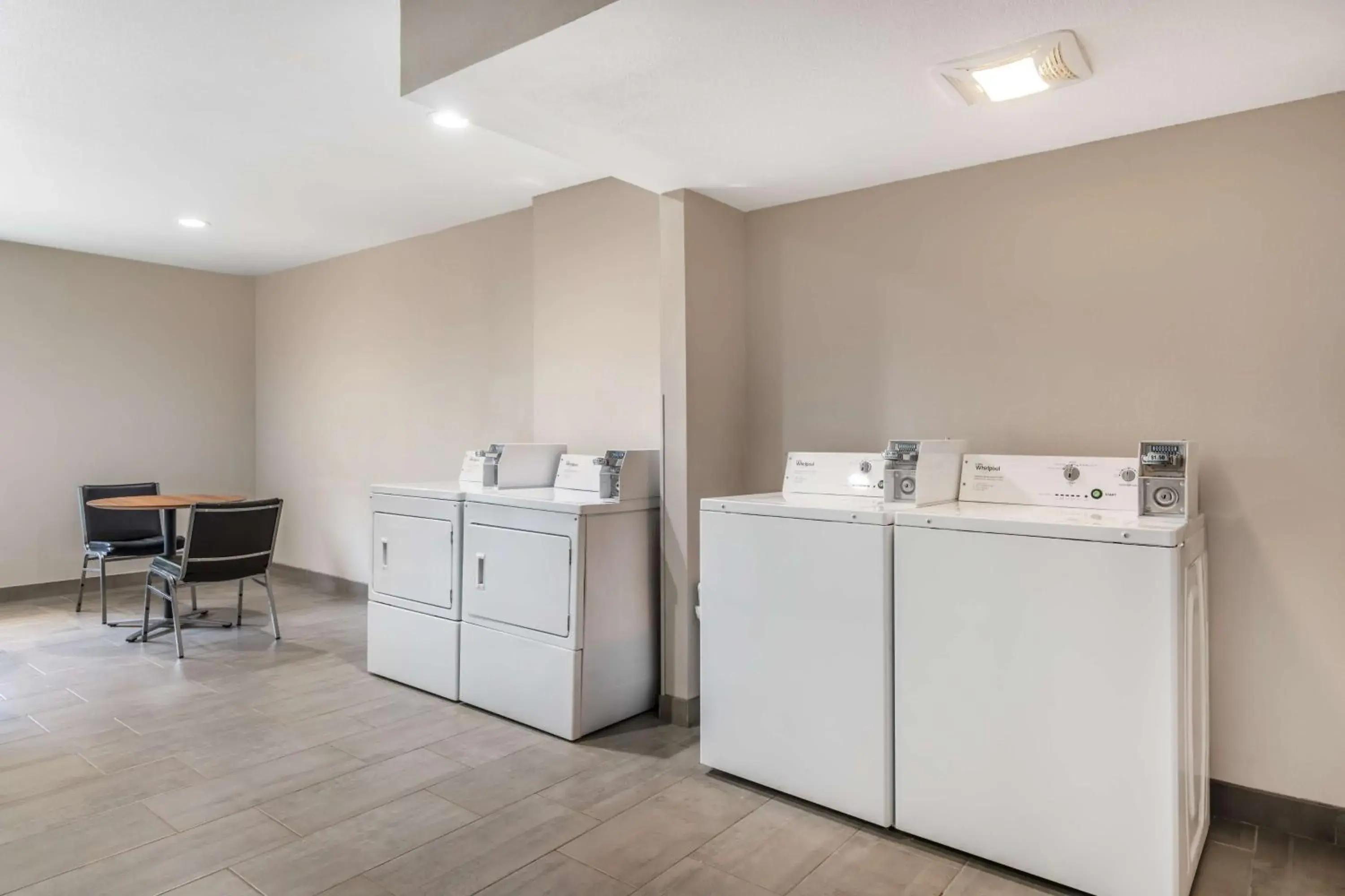 Property building in Best Western Atlanta-Marietta Ballpark Hotel Property building in Best Western Atlanta-Marietta Ballpark Hotel