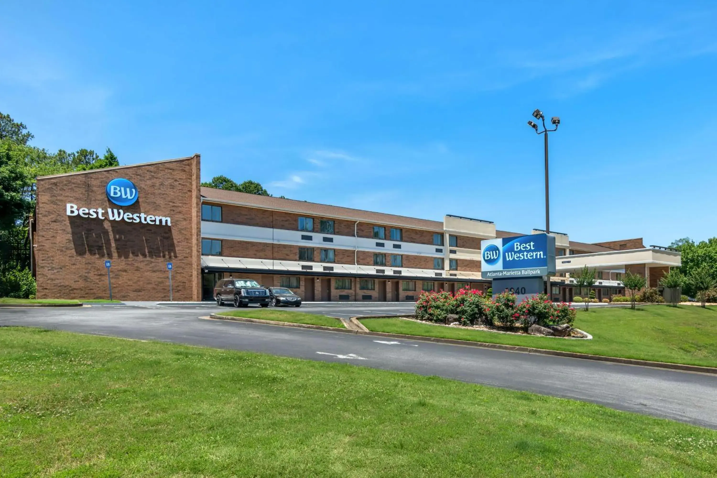 Property building in Best Western Atlanta-Marietta Ballpark Hotel Property building in Best Western Atlanta-Marietta Ballpark Hotel