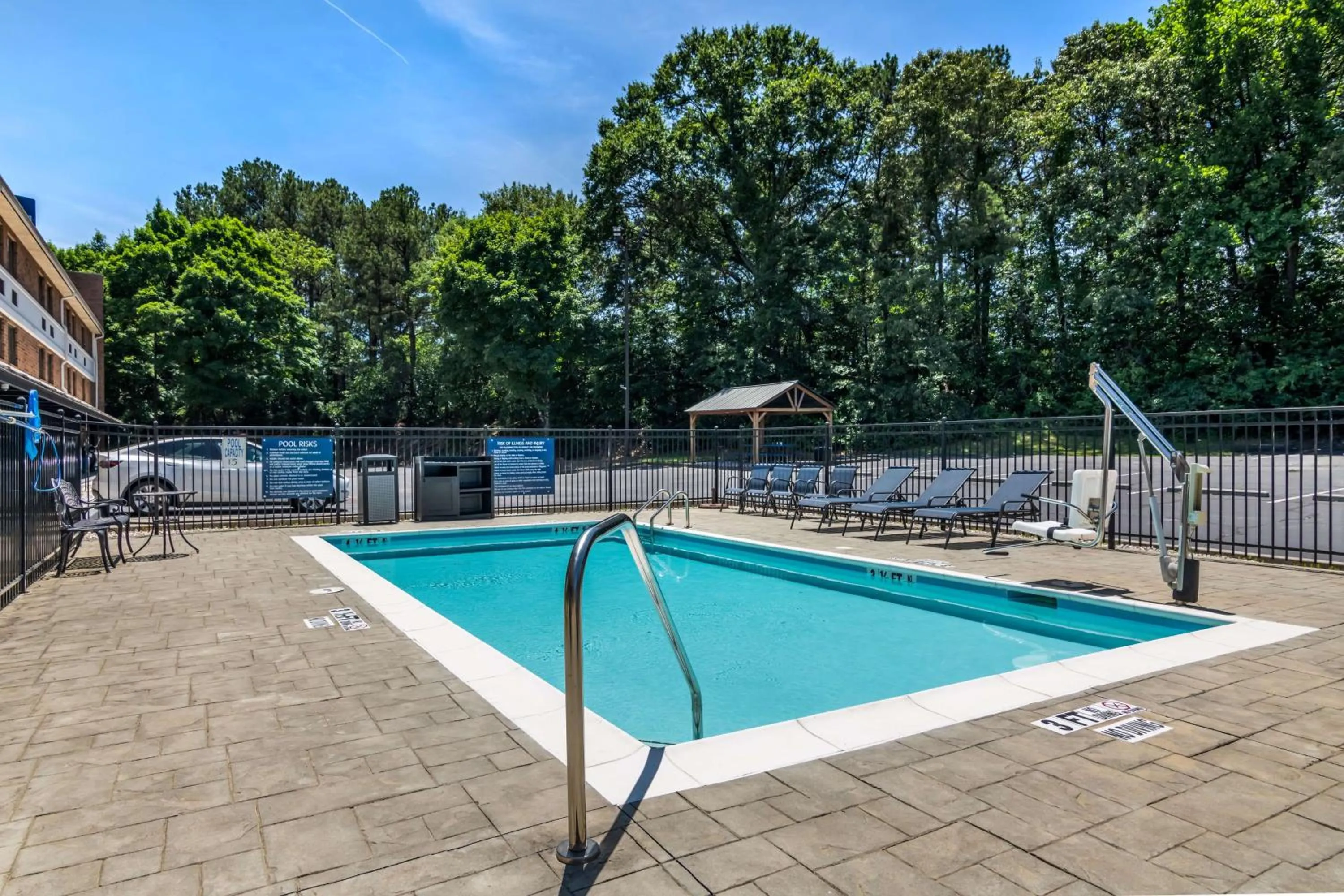 Pool view in Best Western Atlanta-Marietta Ballpark Hotel
