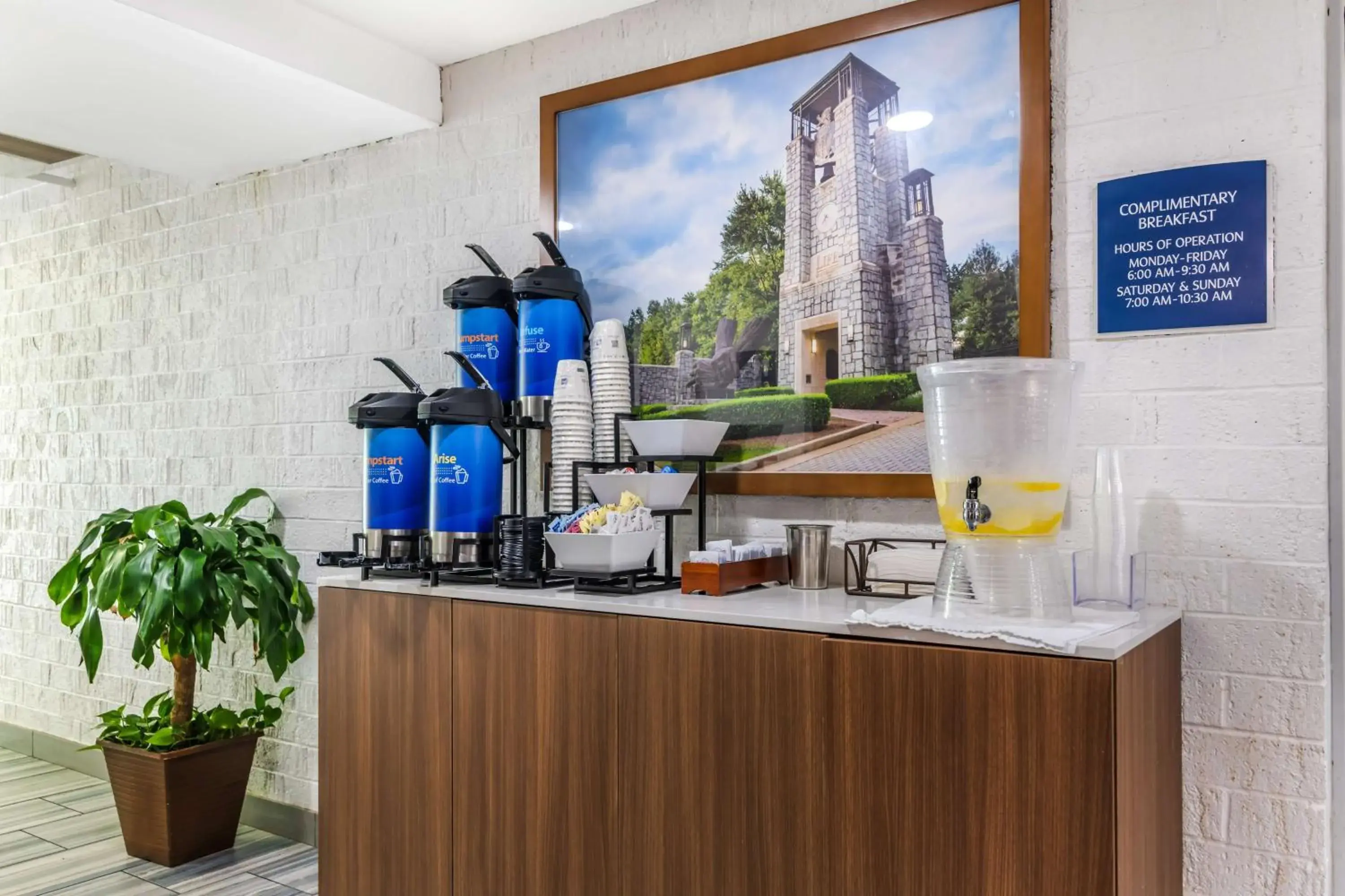 Lobby or reception in Best Western Atlanta-Marietta Ballpark Hotel Lobby or reception in Best Western Atlanta-Marietta Ballpark Hotel