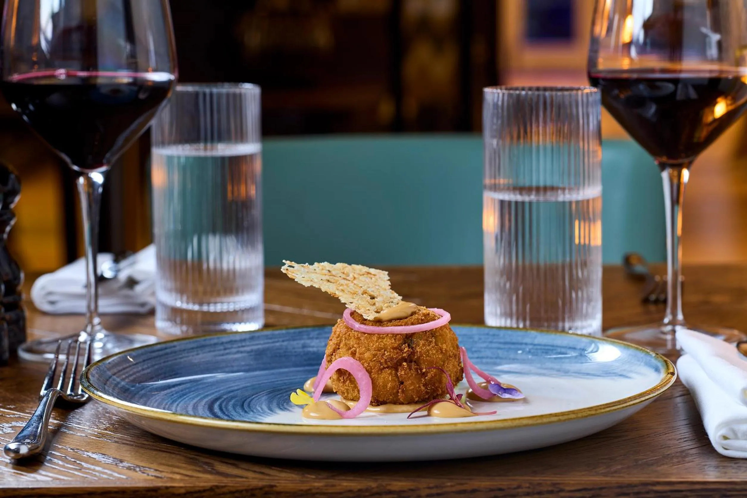 Restaurant/places to eat in Mandolay Hotel Guildford