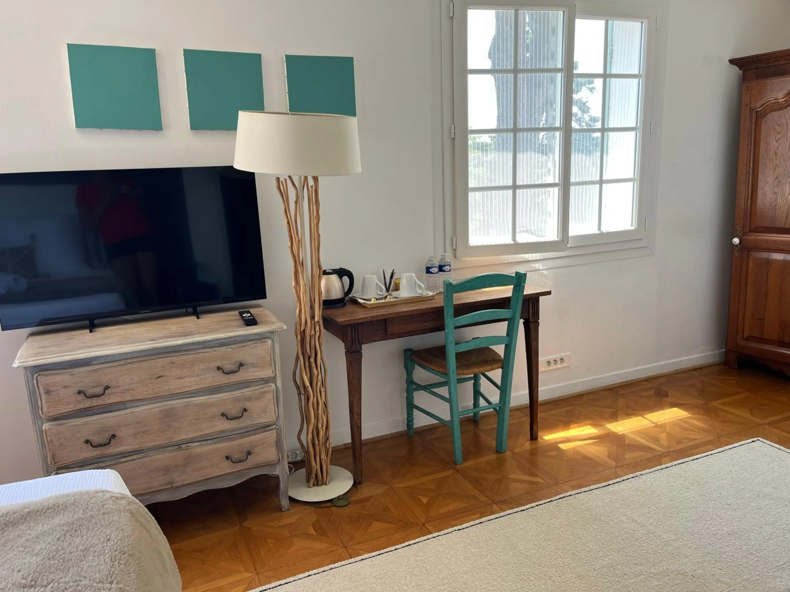 Coffee/tea facilities, Bed in Villa Antoline