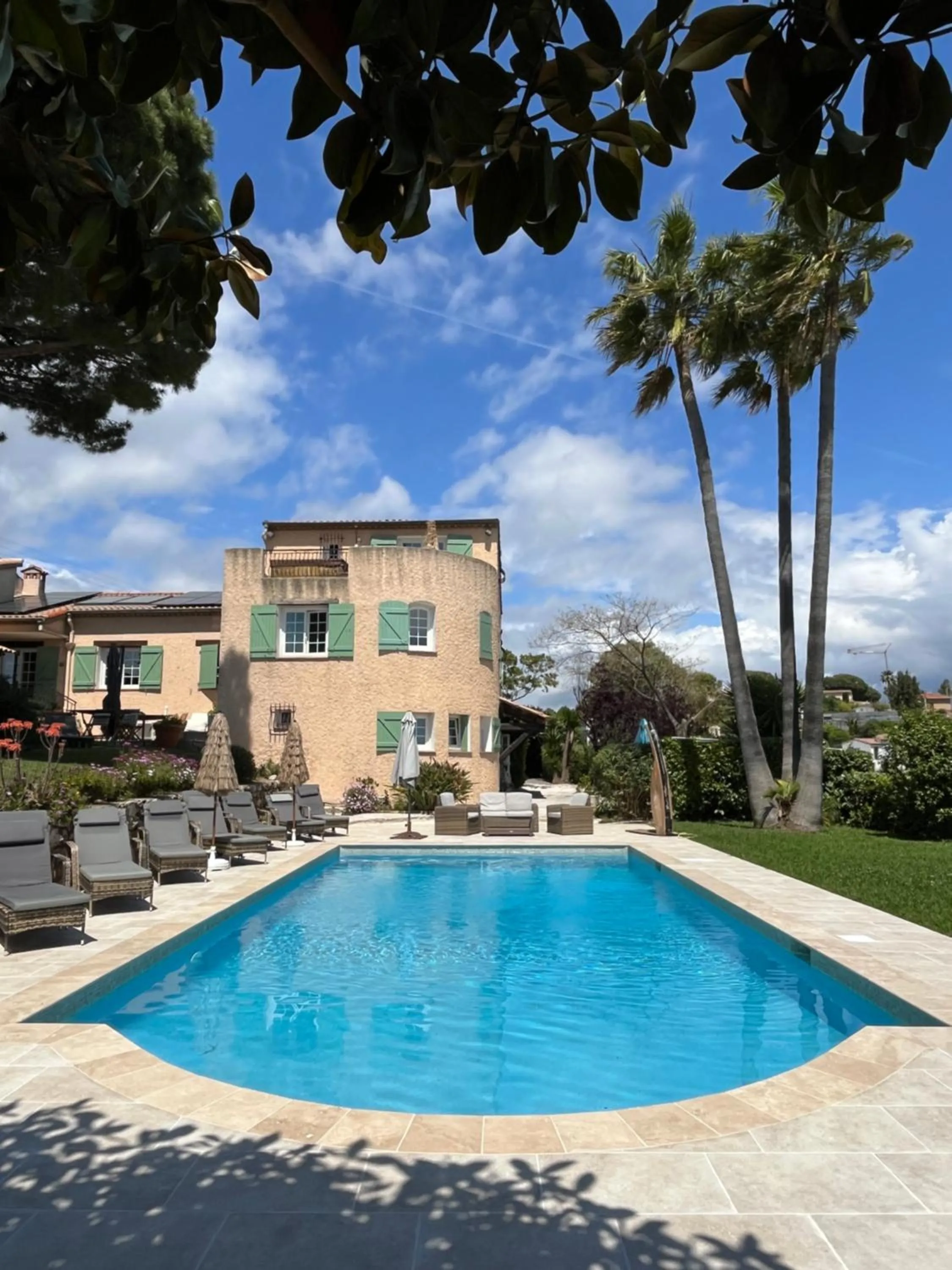 Property building in Villa Antoline