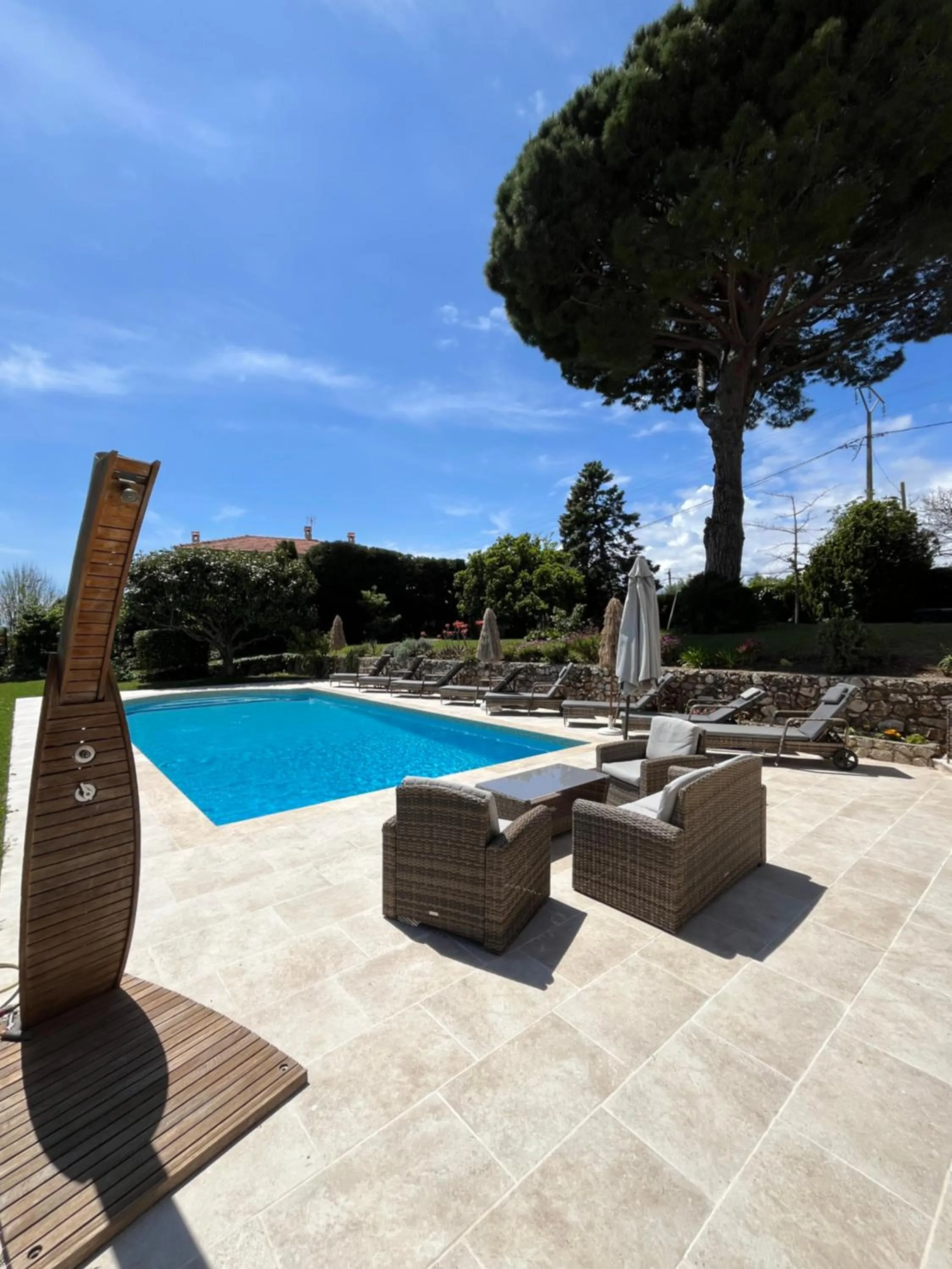 Property building in Villa Antoline