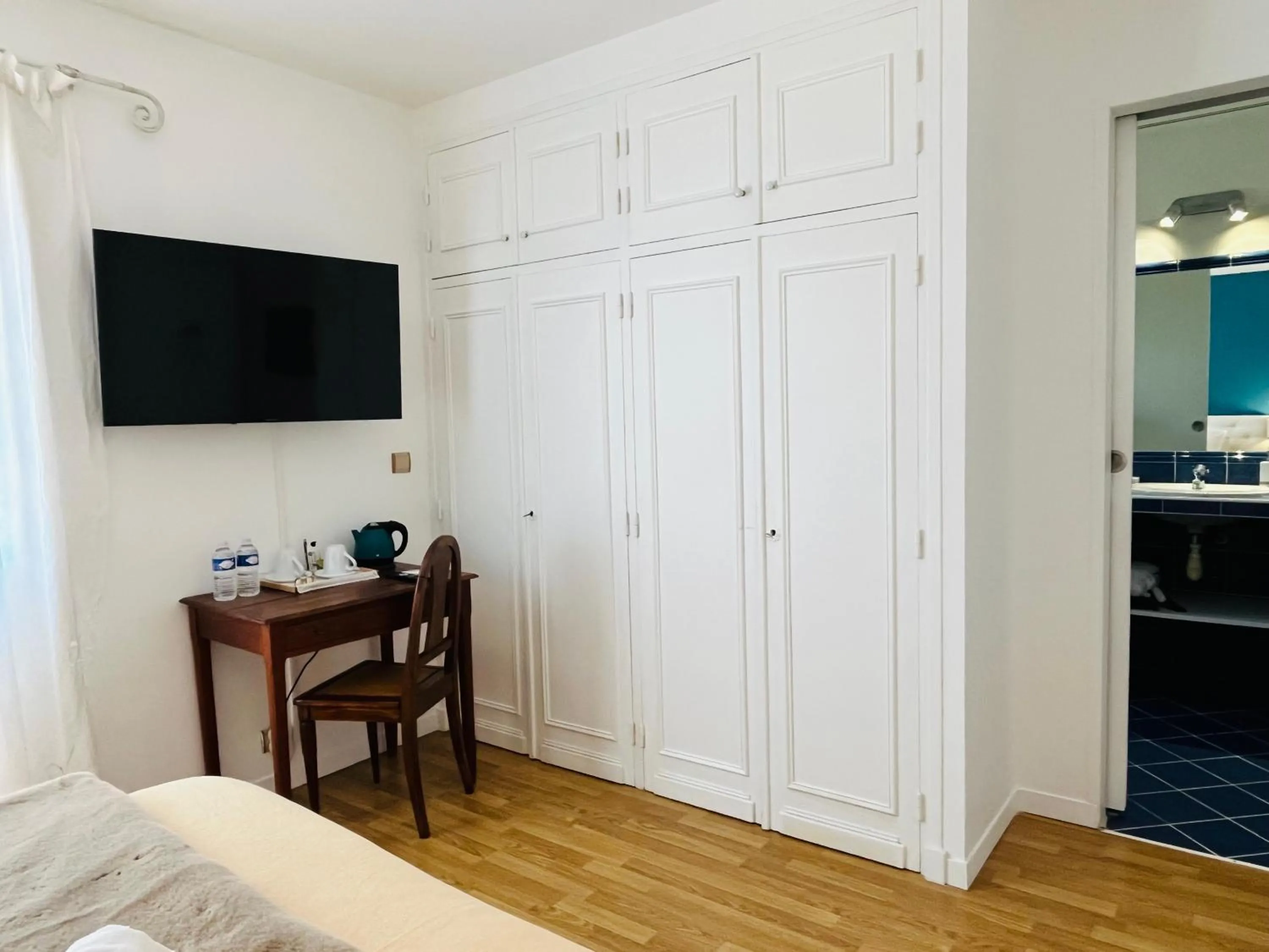 TV and multimedia, Bed in Villa Antoline