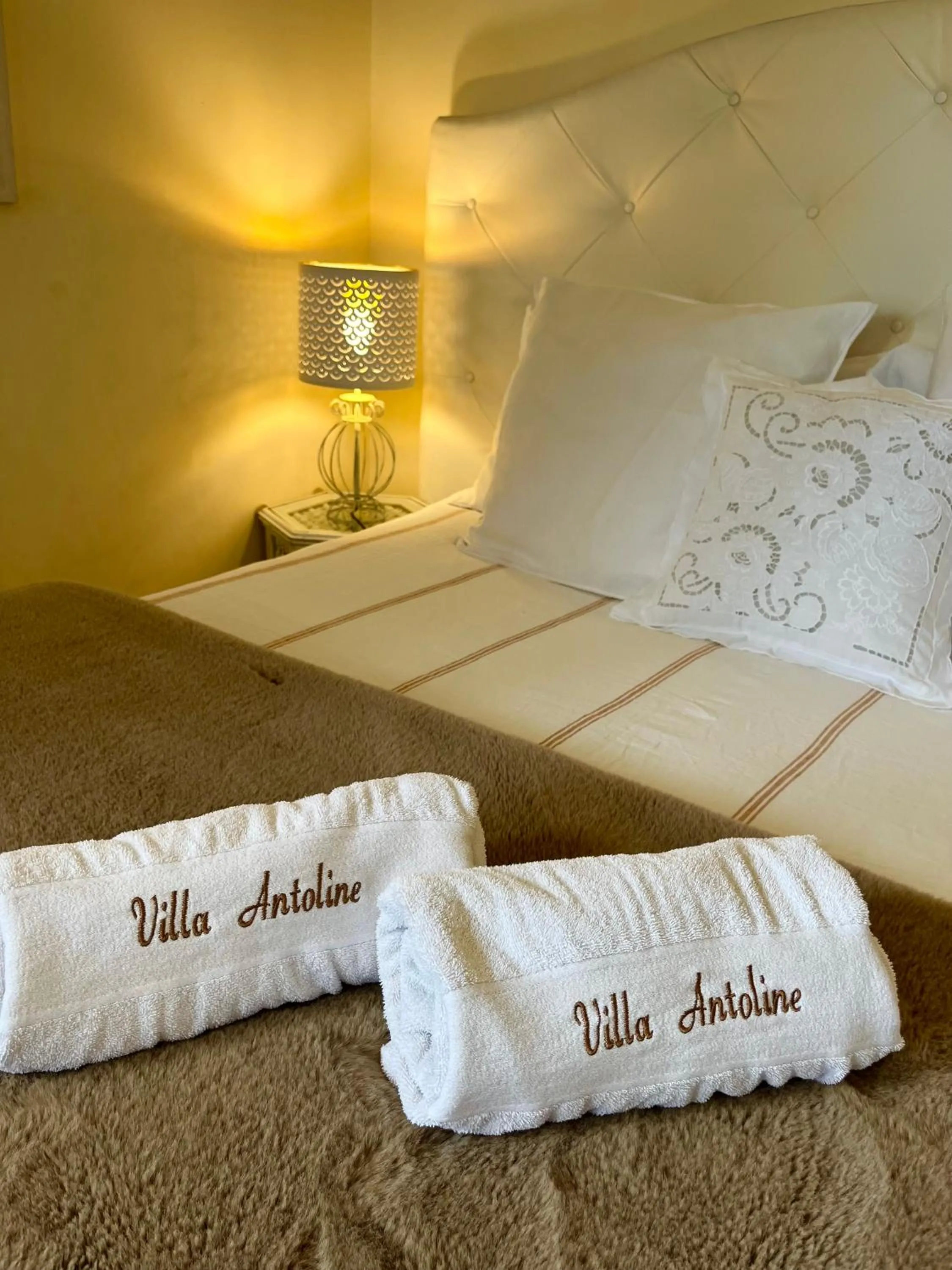 Bedroom, Bed in Villa Antoline