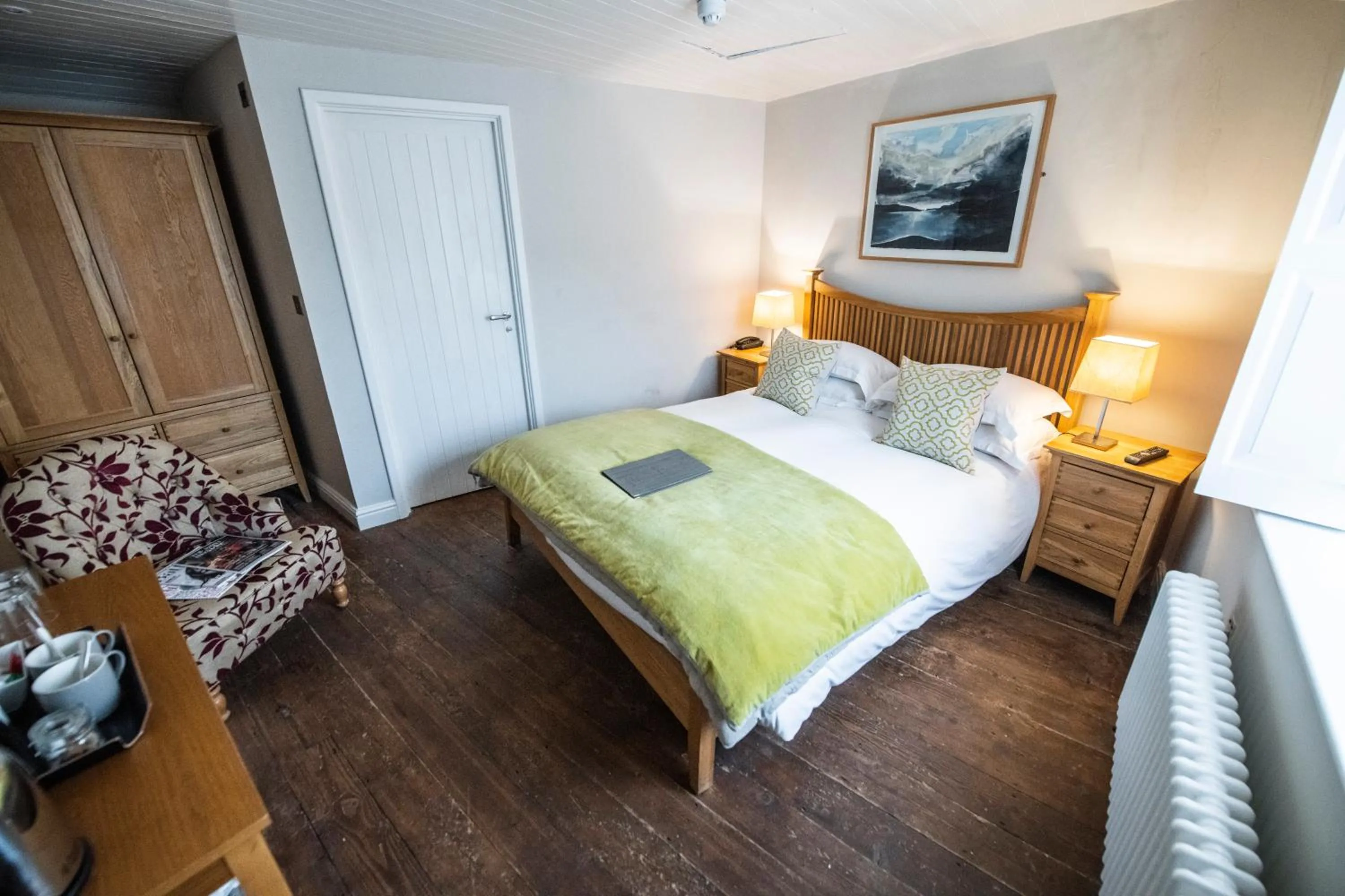 Wheelwrights Arms Country Inn & Pub