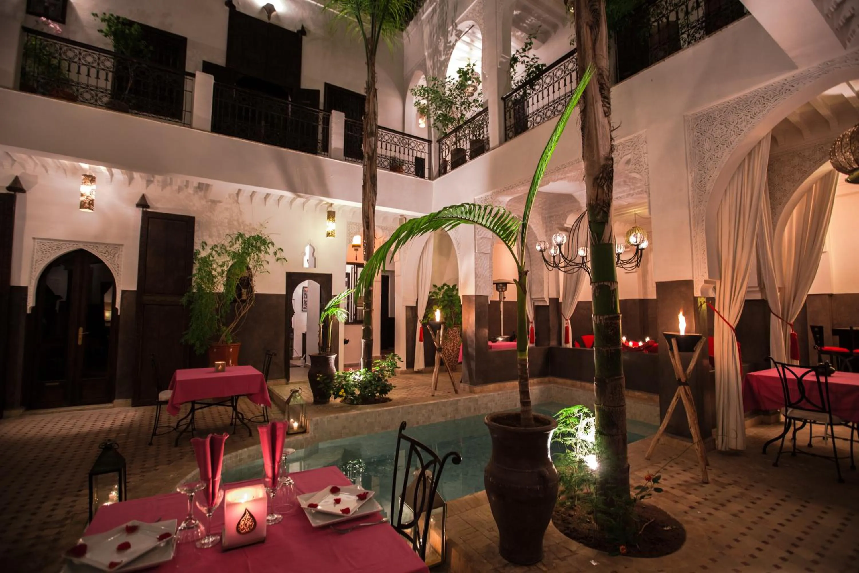 Restaurant/places to eat in Riad Pachavana