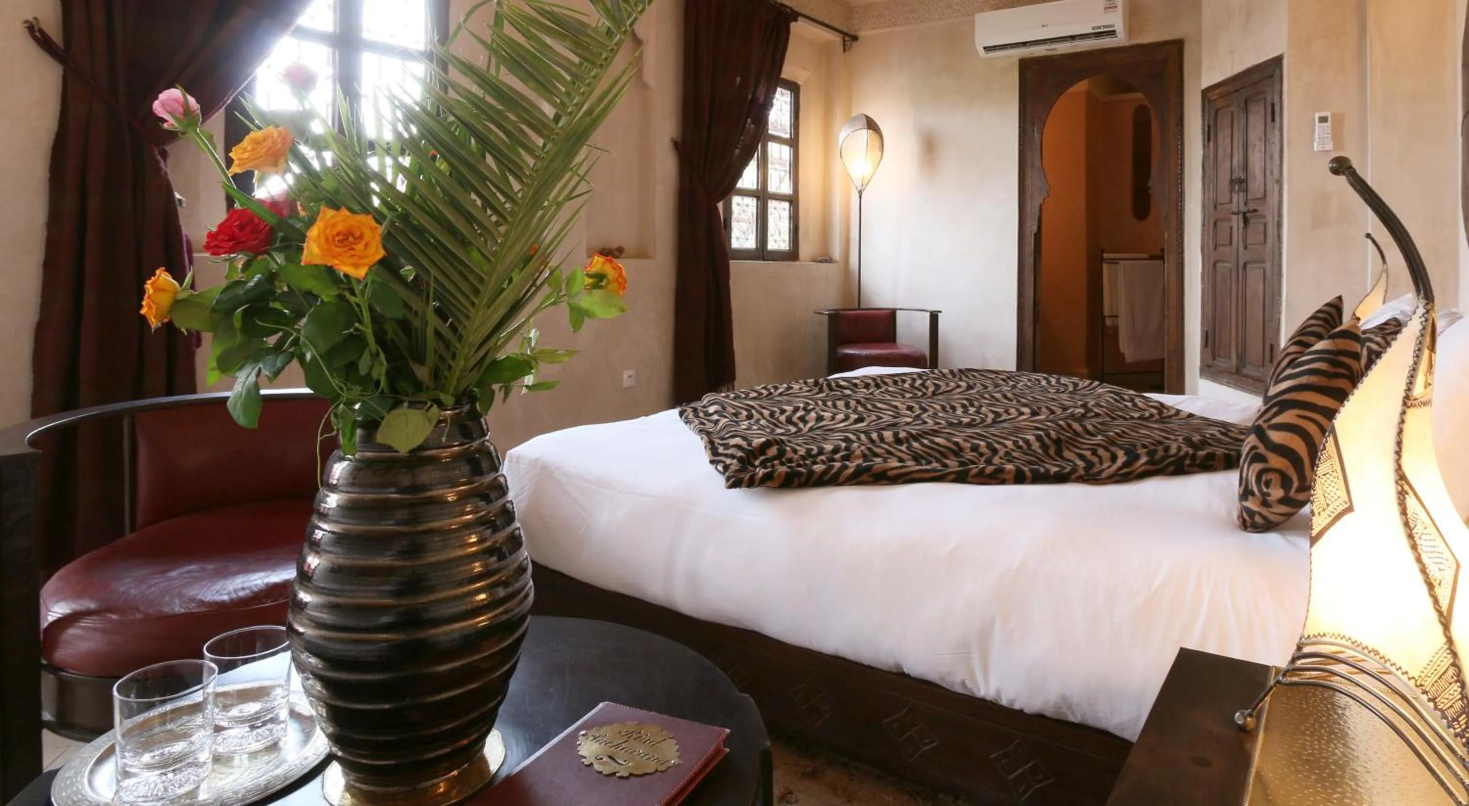 Photo of the whole room, Bed in Riad Pachavana