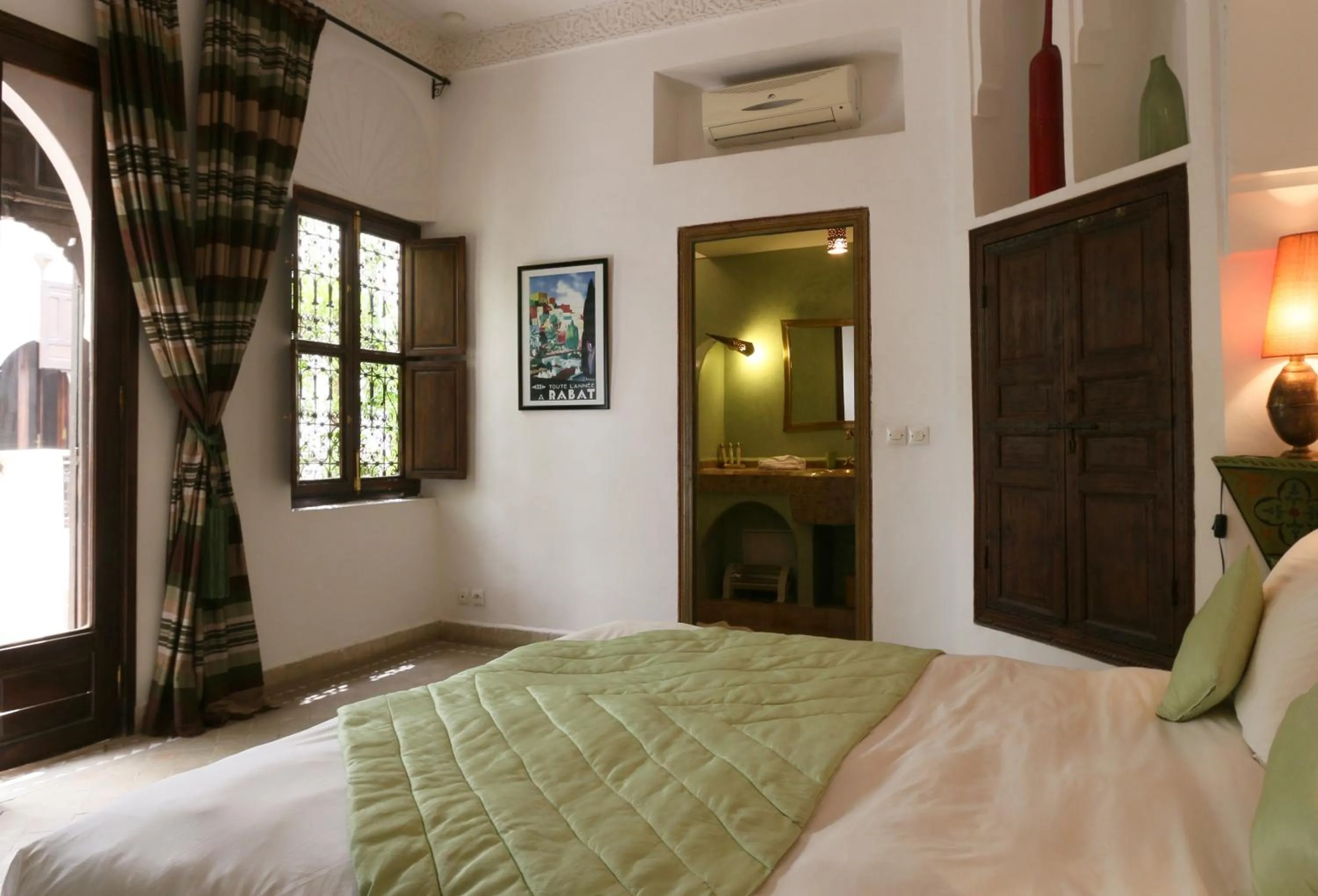 Photo of the whole room, Bed in Riad Pachavana