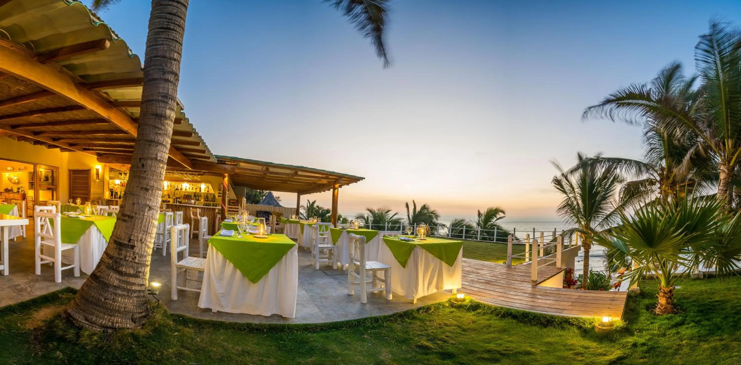 Restaurant/places to eat in Sunset Mancora