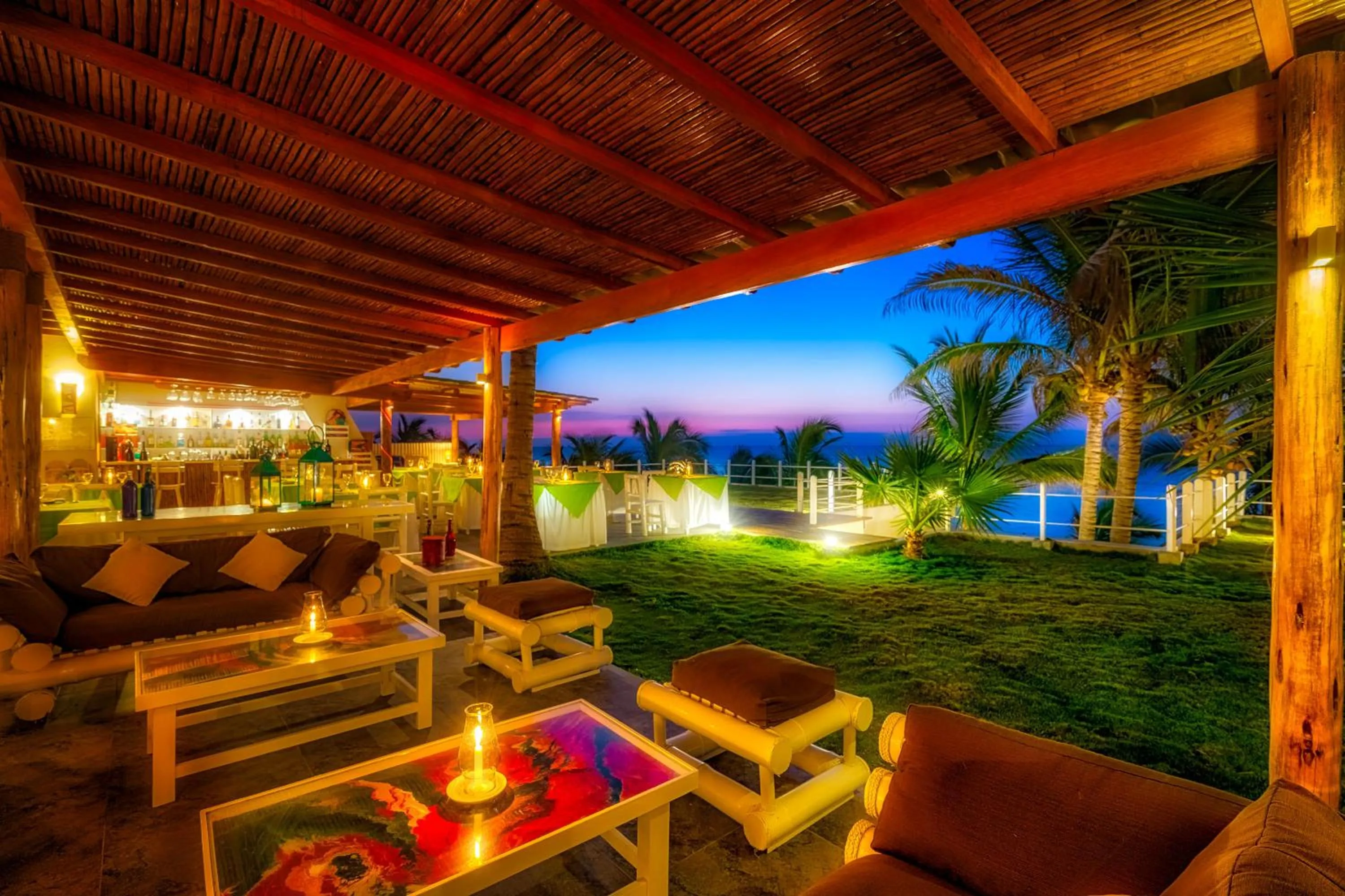 Restaurant/places to eat in Sunset Mancora