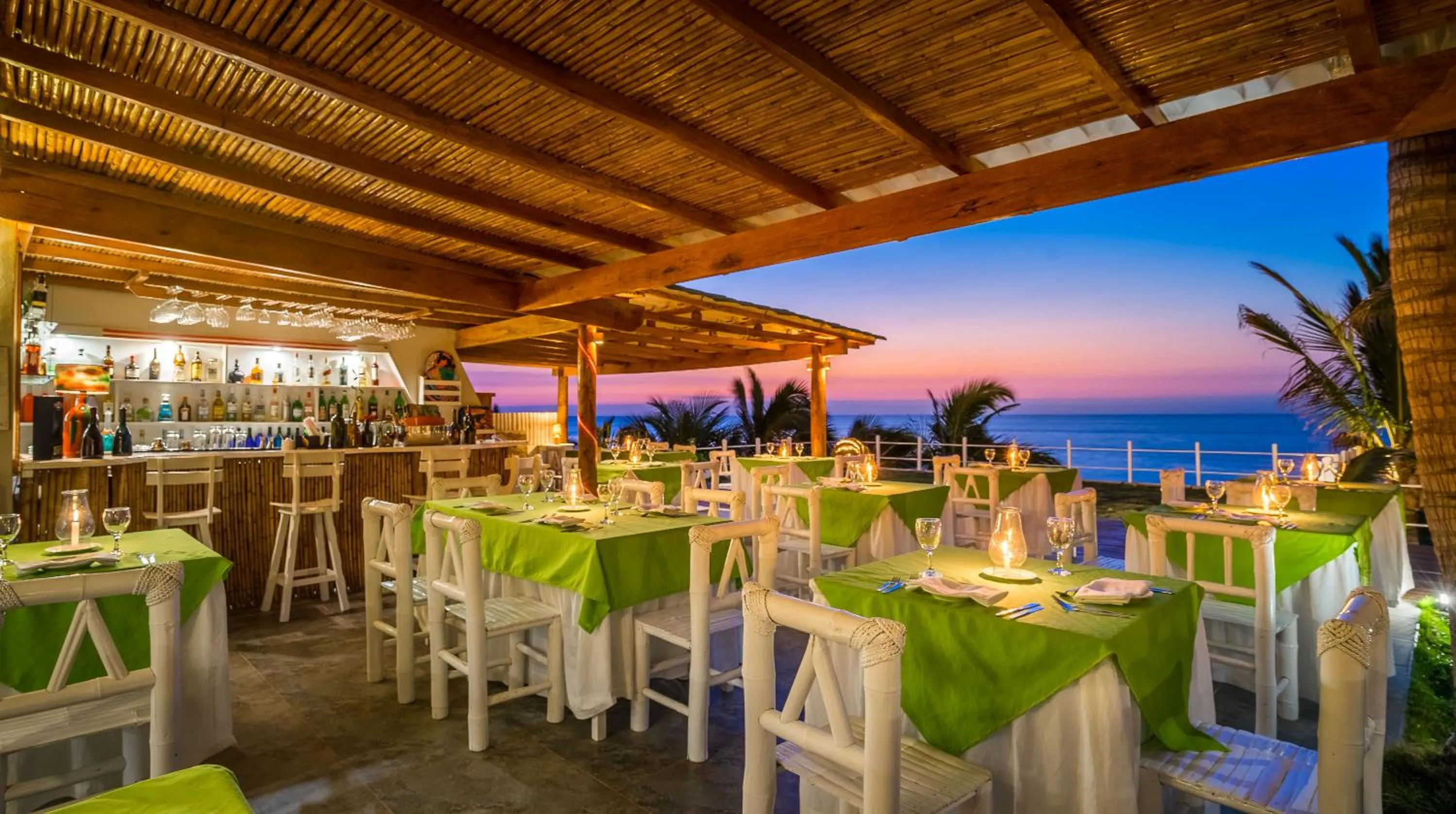 Restaurant/places to eat in Sunset Mancora
