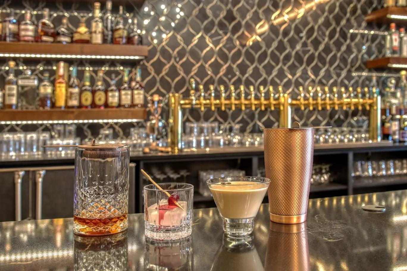 Alcoholic drinks in The Lodge at Deadwood