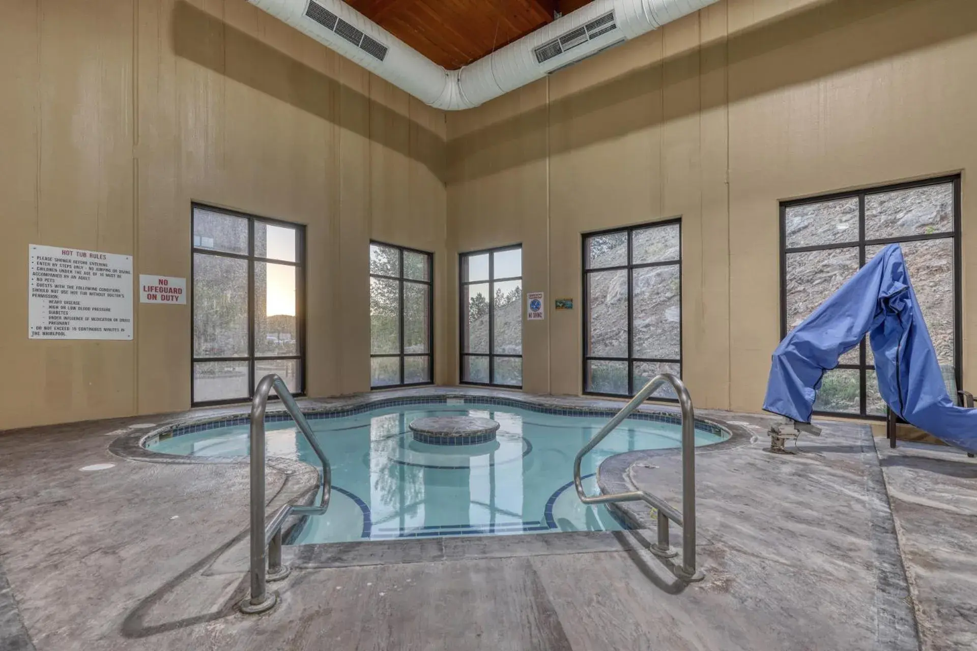 Swimming pool in The Lodge at Deadwood Swimming pool in The Lodge at Deadwood