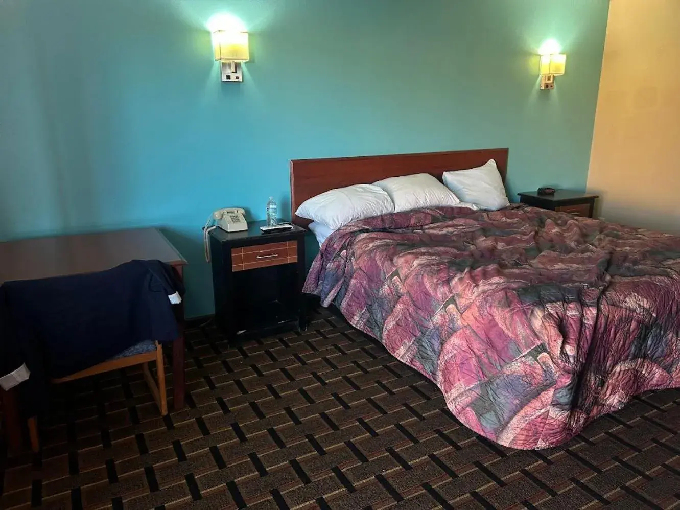 King Bed Non-Smoking in Crete Inn by Capital O Near Lincoln King Bed Non-Smoking in Crete Inn by Capital O Near Lincoln