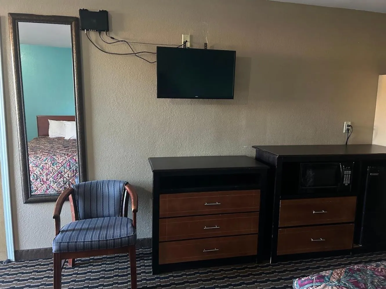 TV and multimedia in Crete Inn by Capital O Near Lincoln