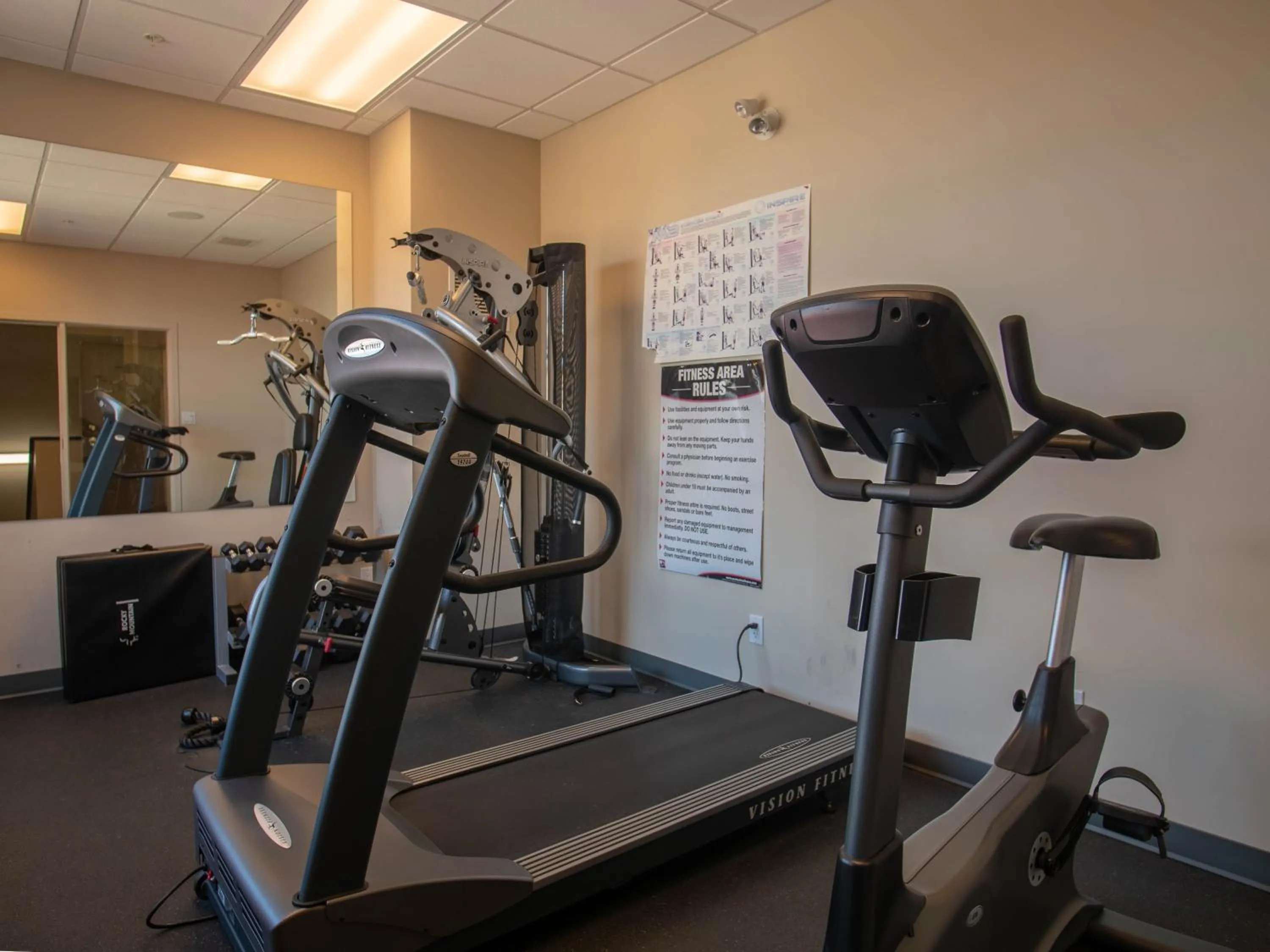 Fitness centre/facilities in Super 8 by Wyndham Kamloops On The Hill