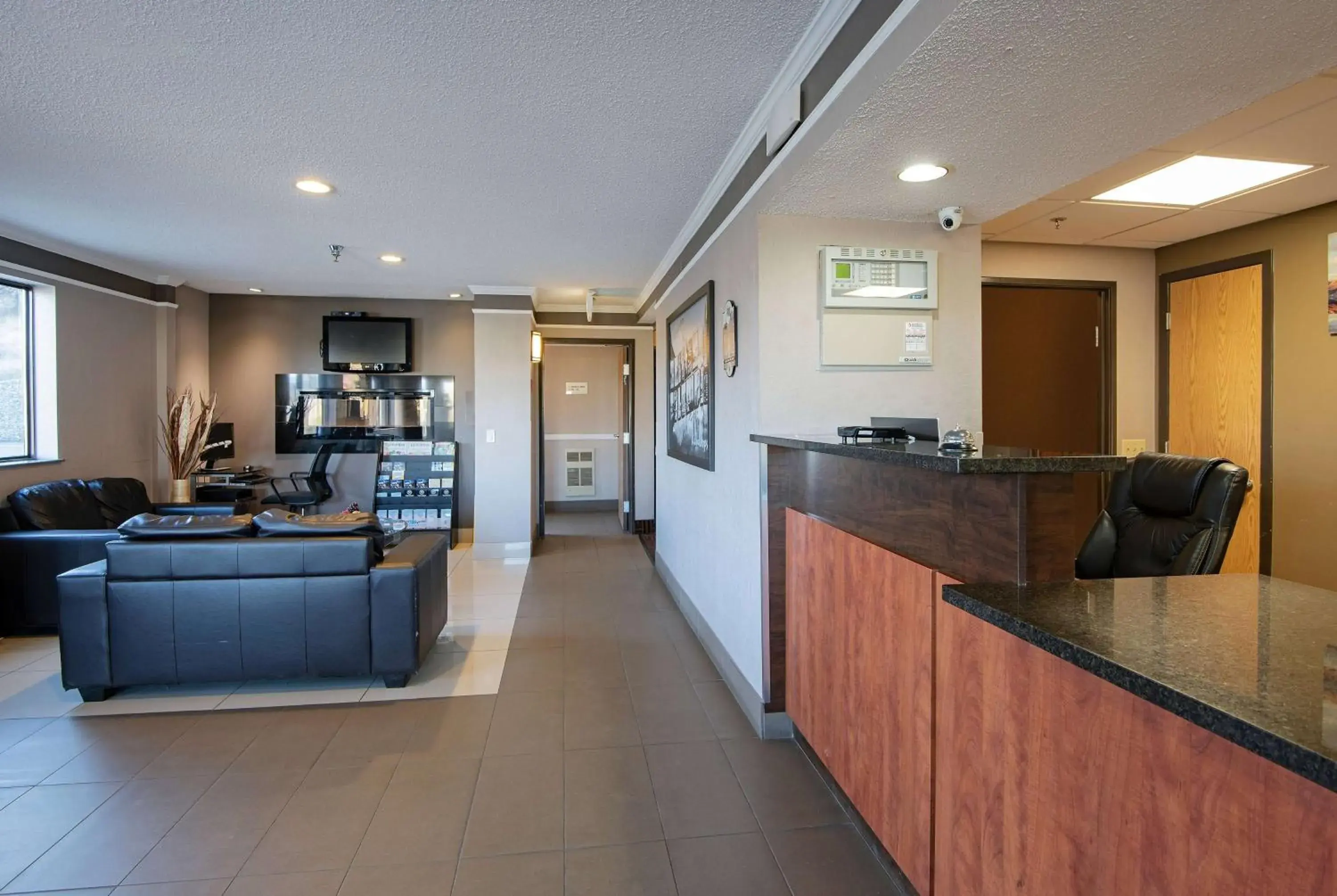 Lobby or reception in Super 8 by Wyndham Kamloops On The Hill Lobby or reception in Super 8 by Wyndham Kamloops On The Hill