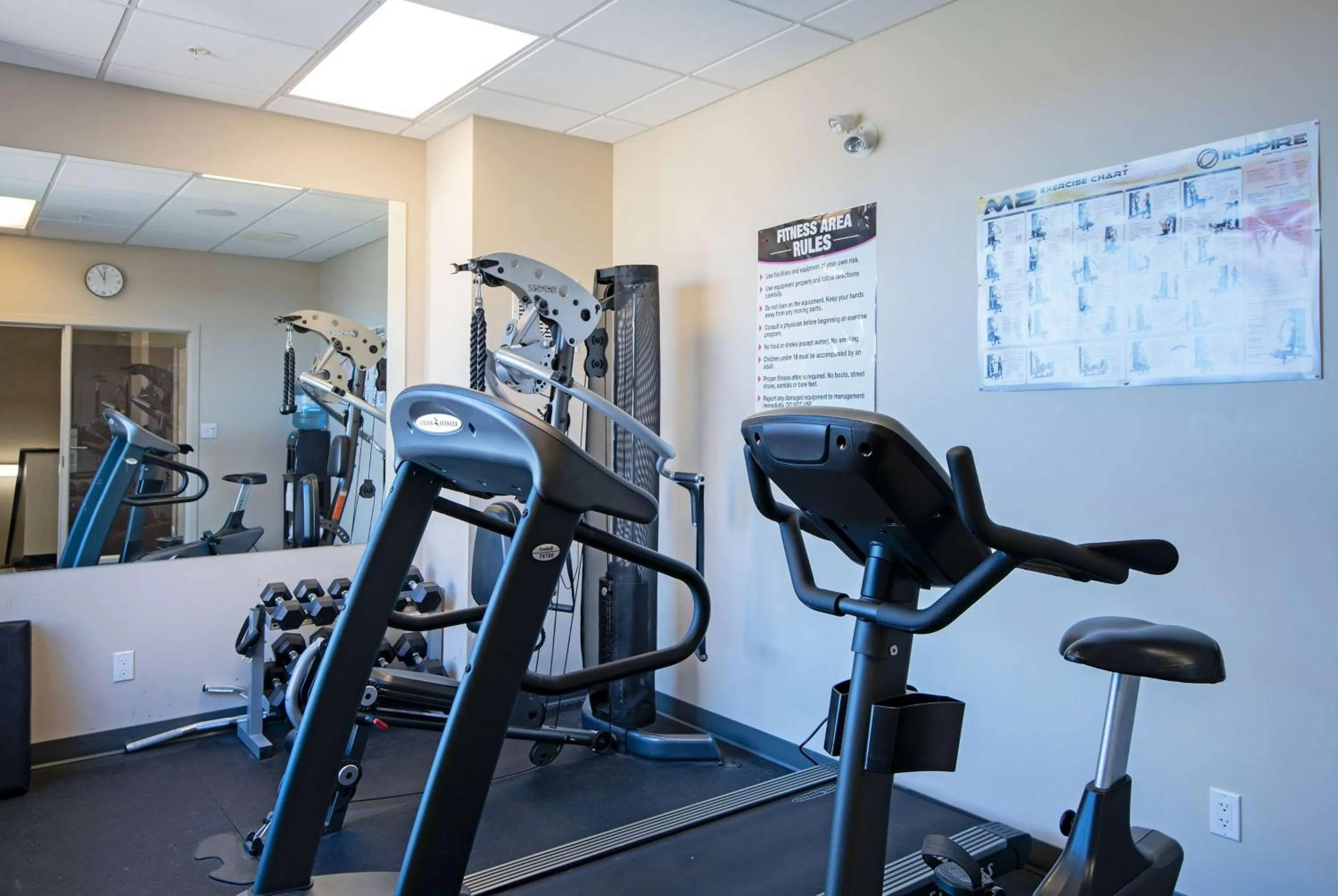 Fitness centre/facilities in Super 8 by Wyndham Kamloops On The Hill
