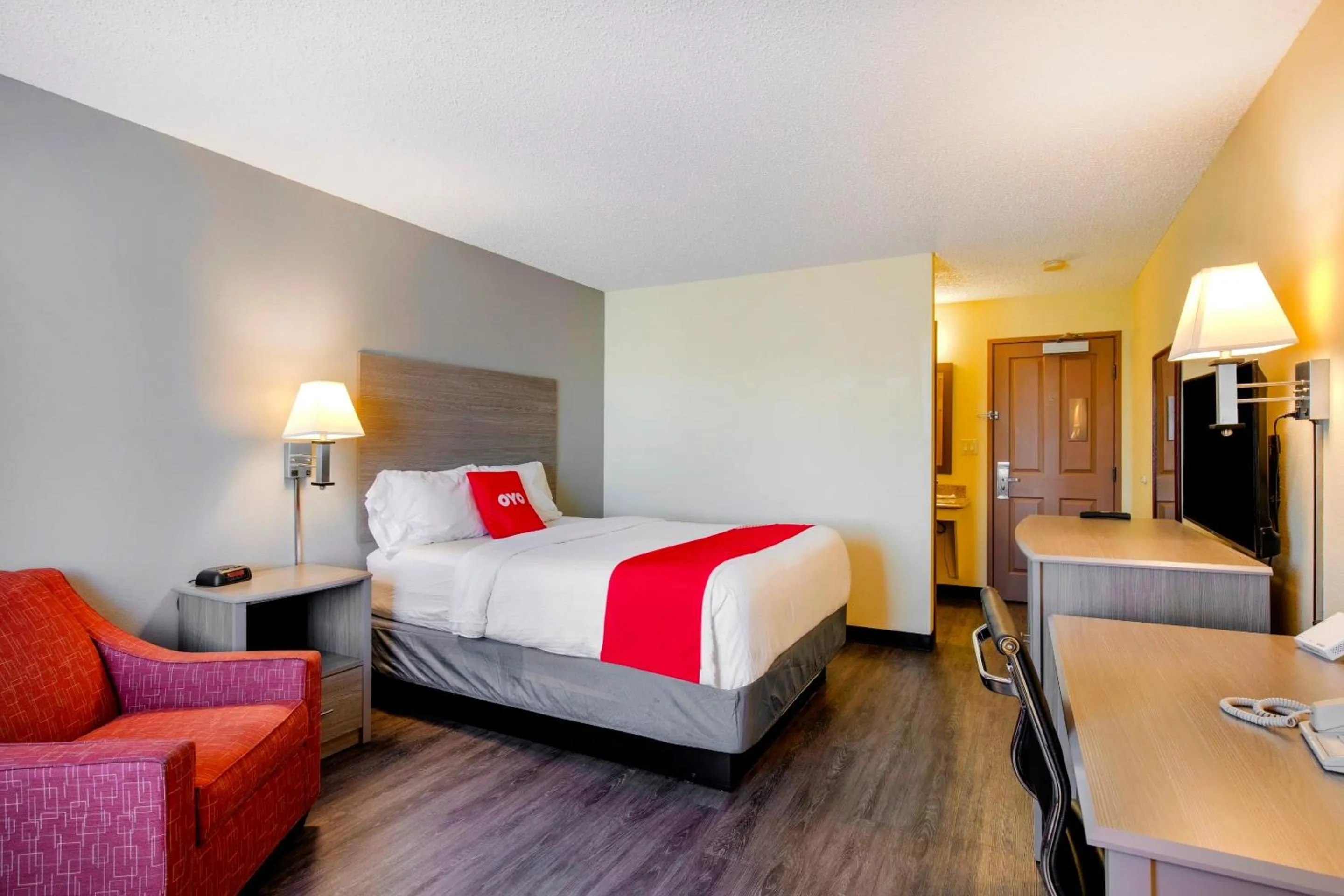 Bedroom in Rockview Hotel Castle Rock Downtown