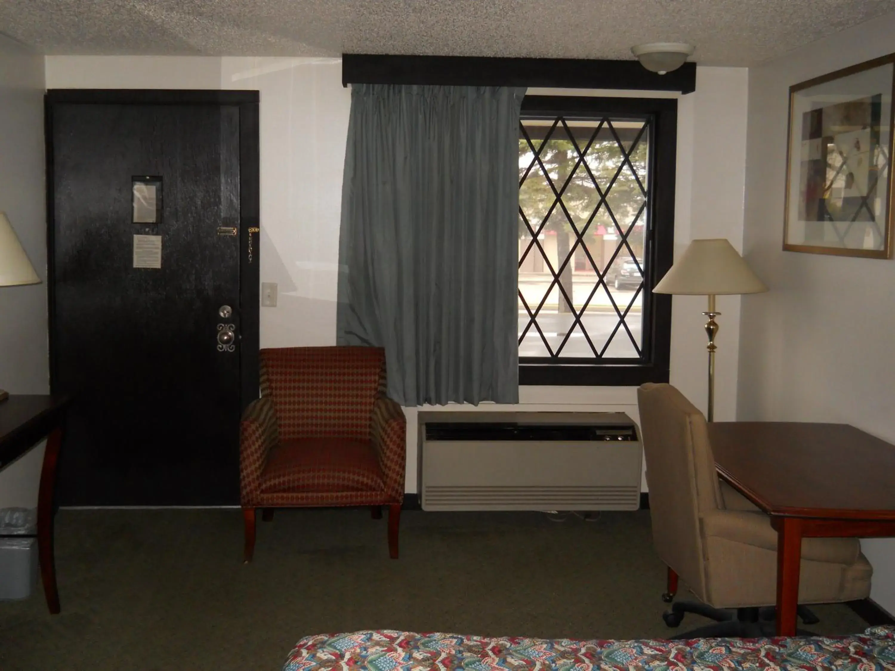 Seating Area in Value Inn Motel - Milwaukee Airport South