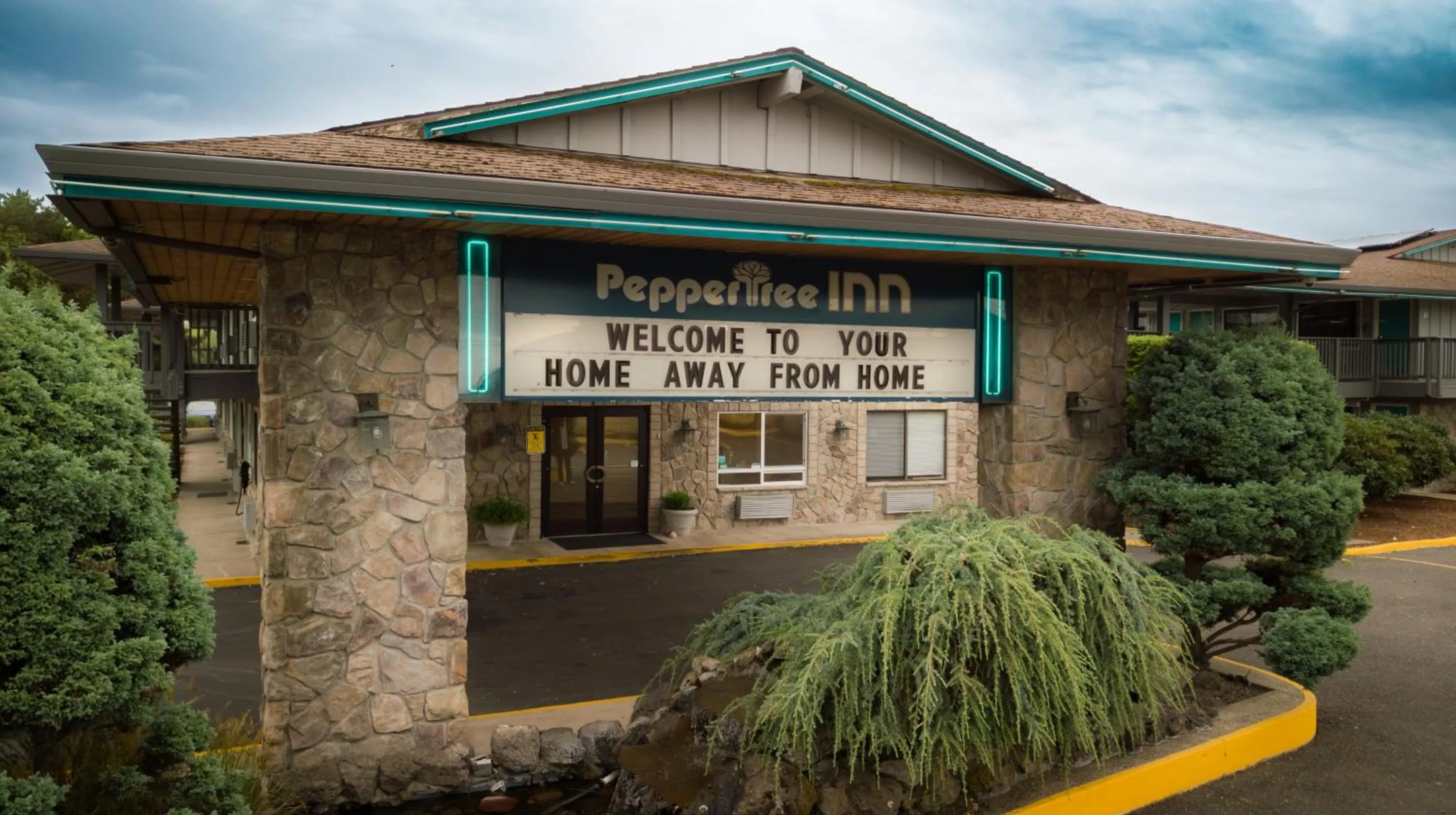 Property building in Pepper Tree Inn