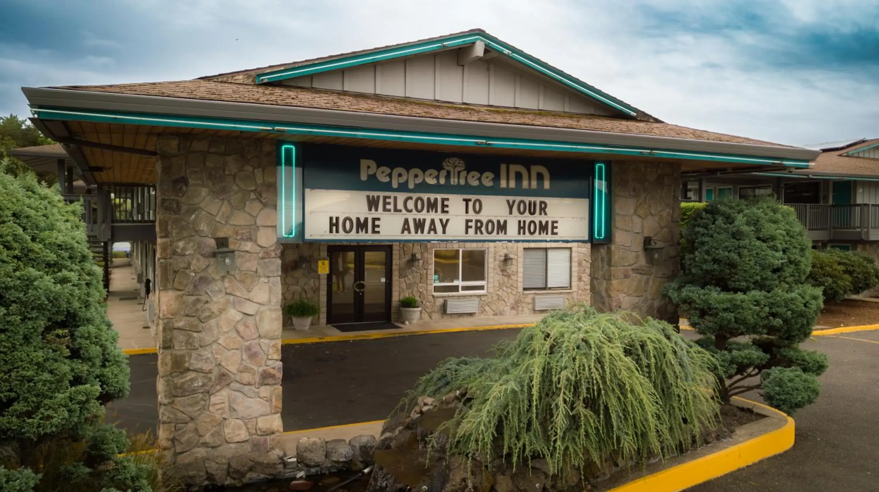 Property building in Pepper Tree Inn Property building in Pepper Tree Inn