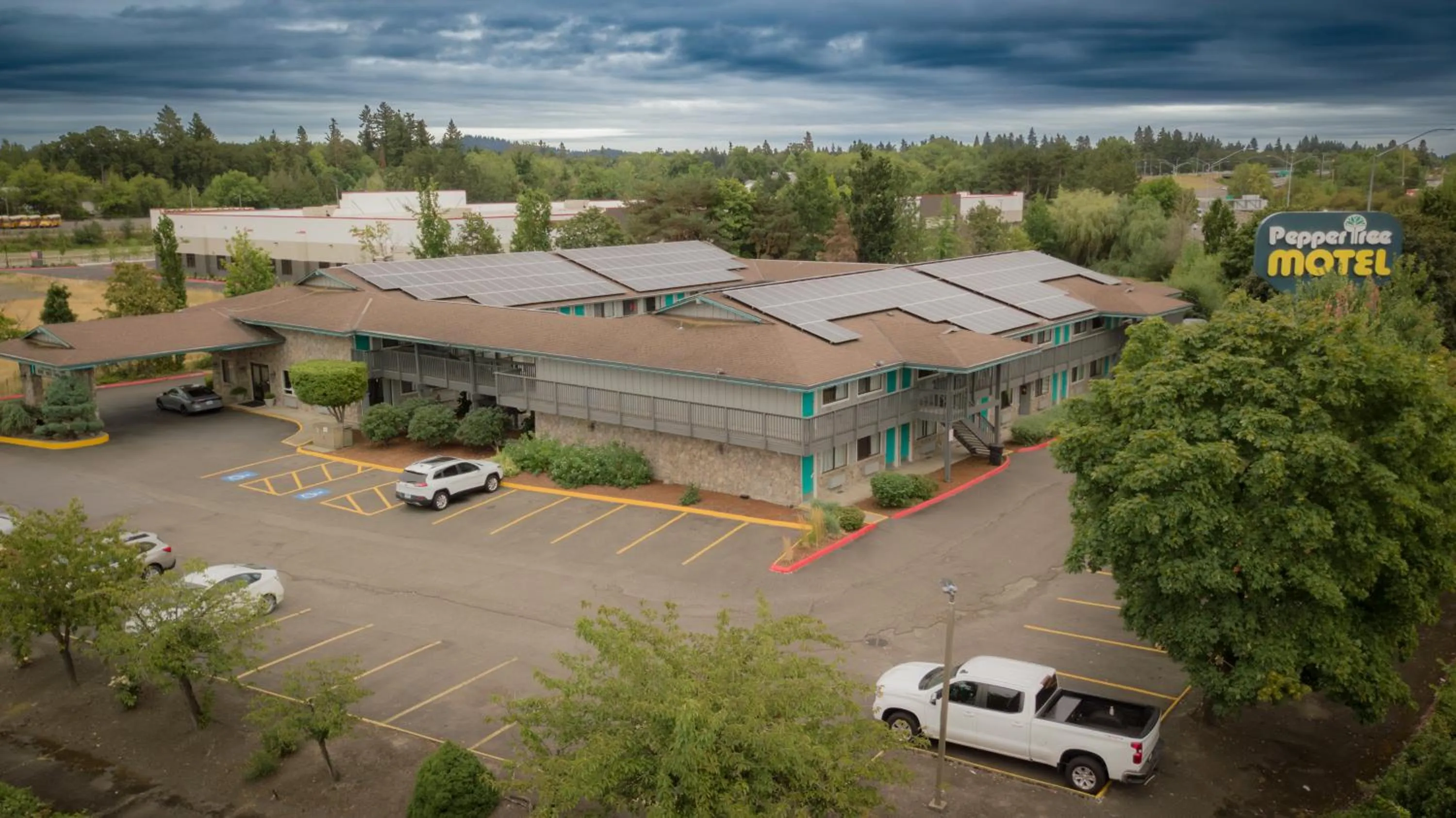 Property building in Pepper Tree Inn