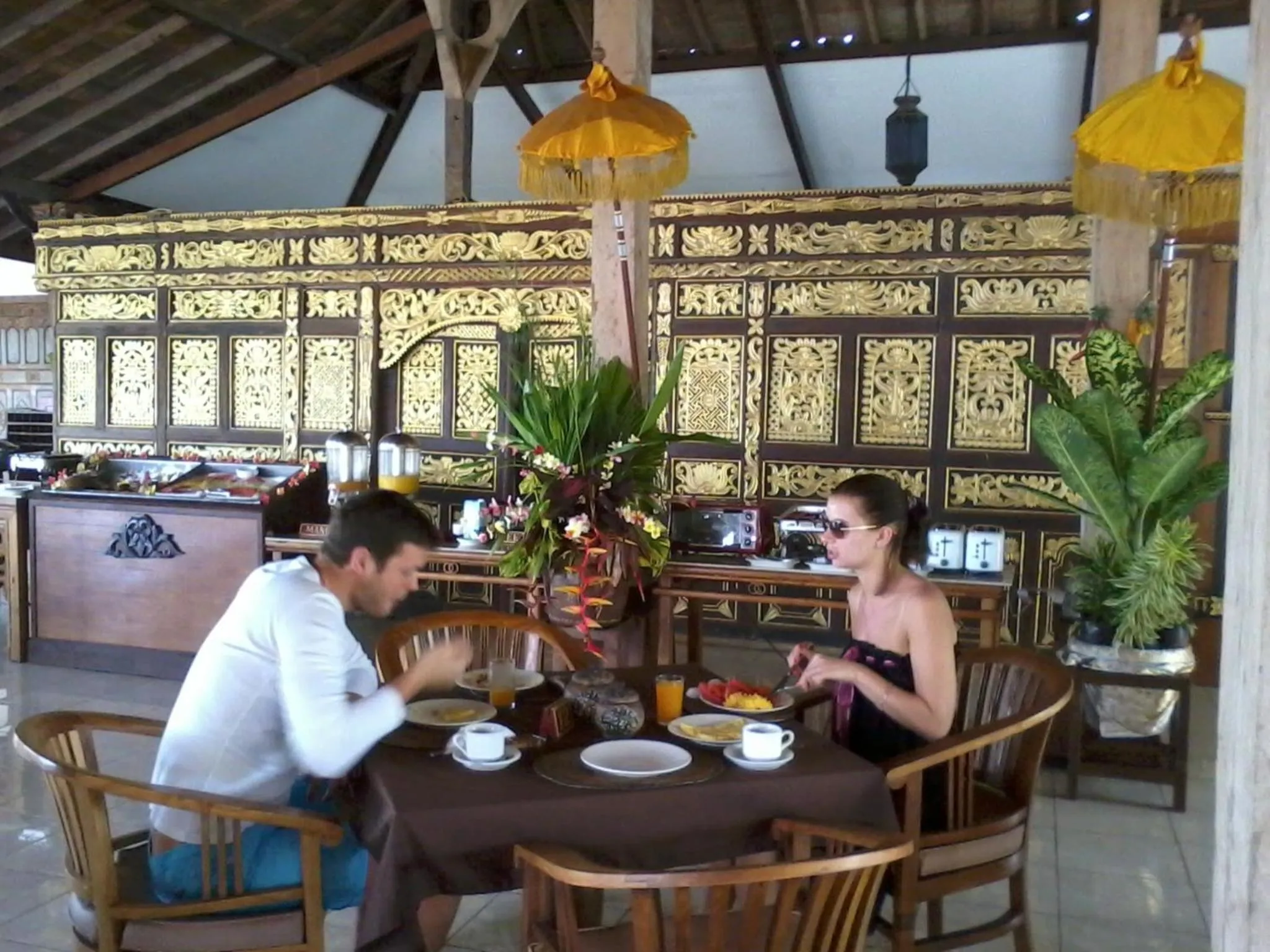 Restaurant/places to eat in Gazebo Beach Hotel