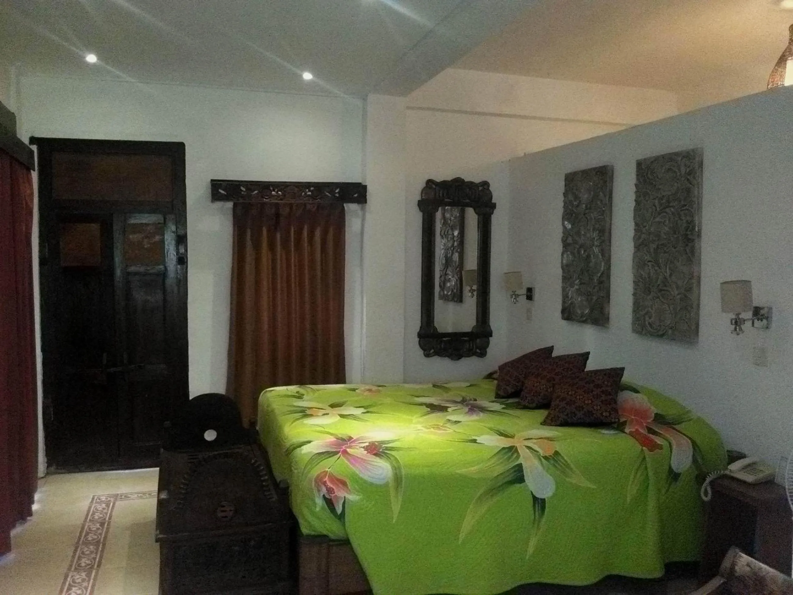 Bedroom, Bed in Gazebo Beach Hotel