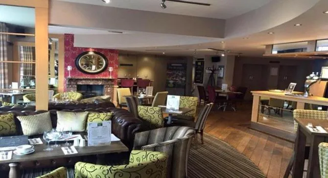 Lounge or bar in Regent Hotel Doncaster