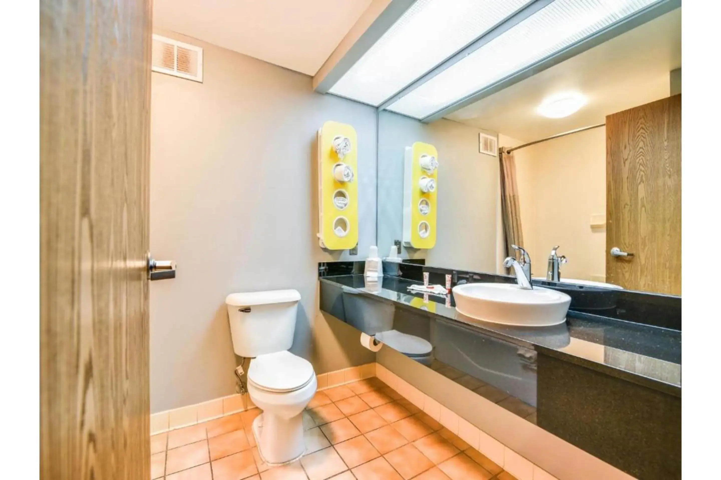 Deluxe Queen Room with Two Queen Beds in OYO Townhouse Inn Jacksonville near Little Rock Air Force Base Deluxe Queen Room with Two Queen Beds in OYO Townhouse Inn Jacksonville near Little Rock Air Force Base