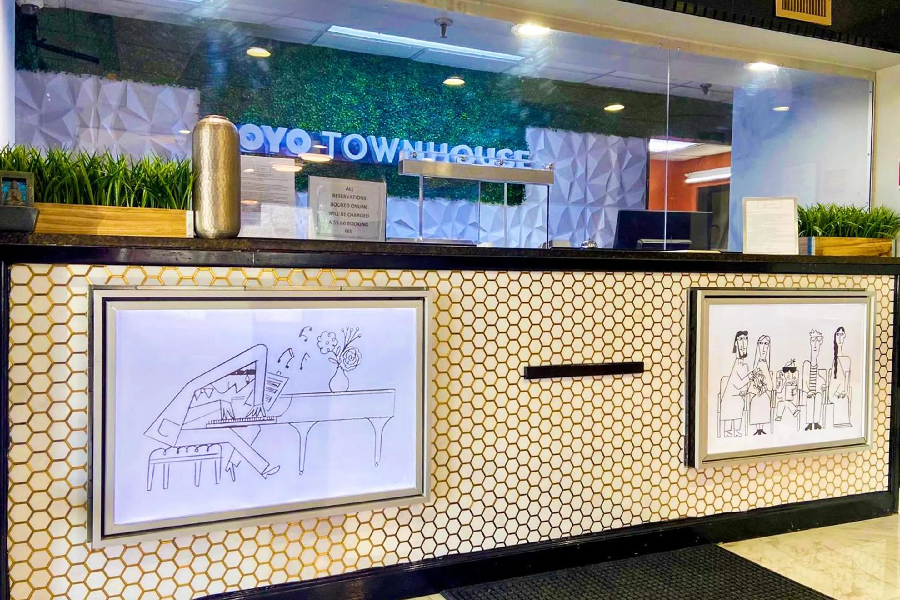 Lobby or reception in OYO Townhouse Inn Jacksonville near Little Rock Air Force Base