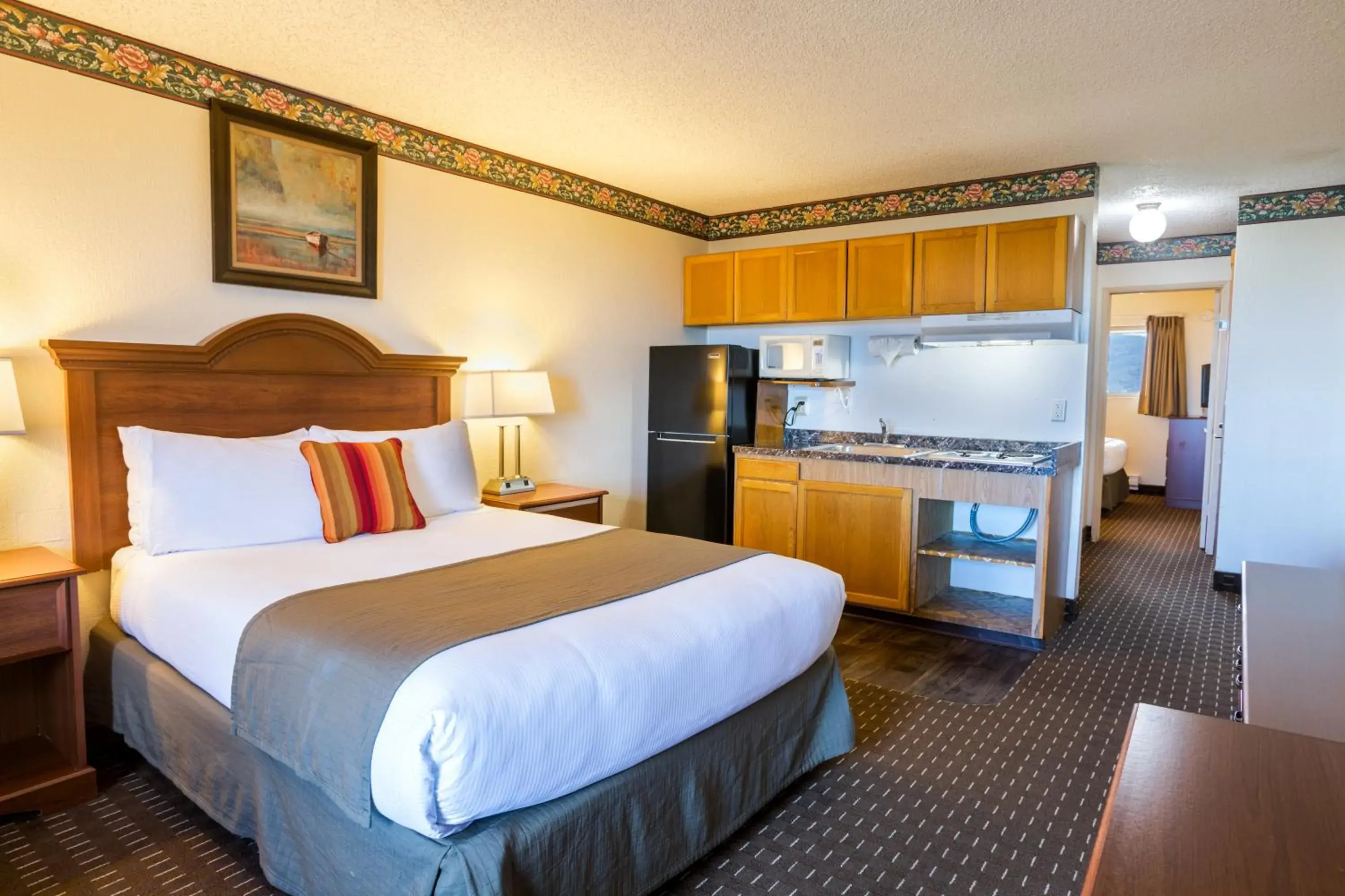 Two Queen Ocean View with Kitchenette in Ebb Tide Oceanfront Inn Two Queen Ocean View with Kitchenette in Ebb Tide Oceanfront Inn