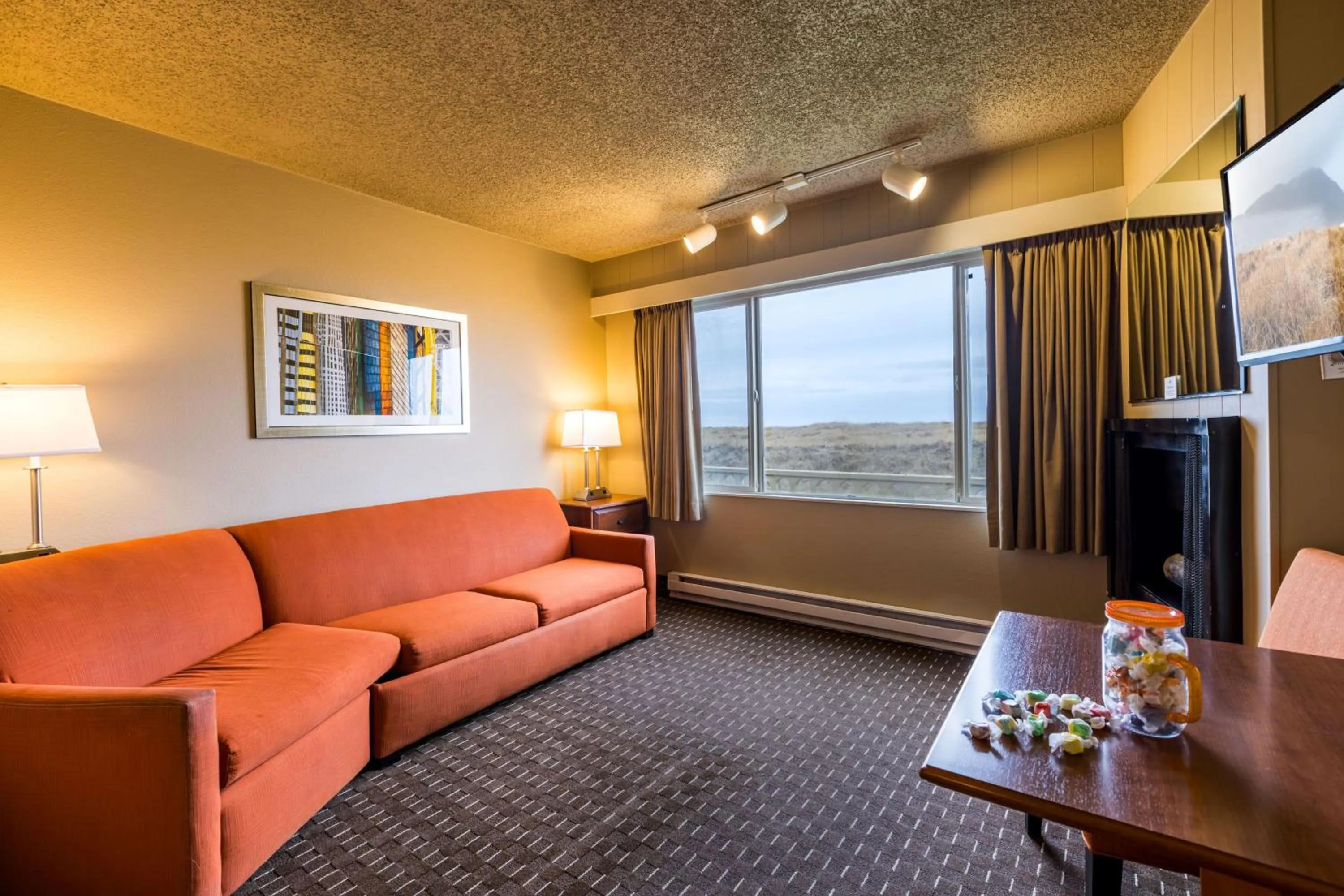 Ebb Tide Oceanfront Inn