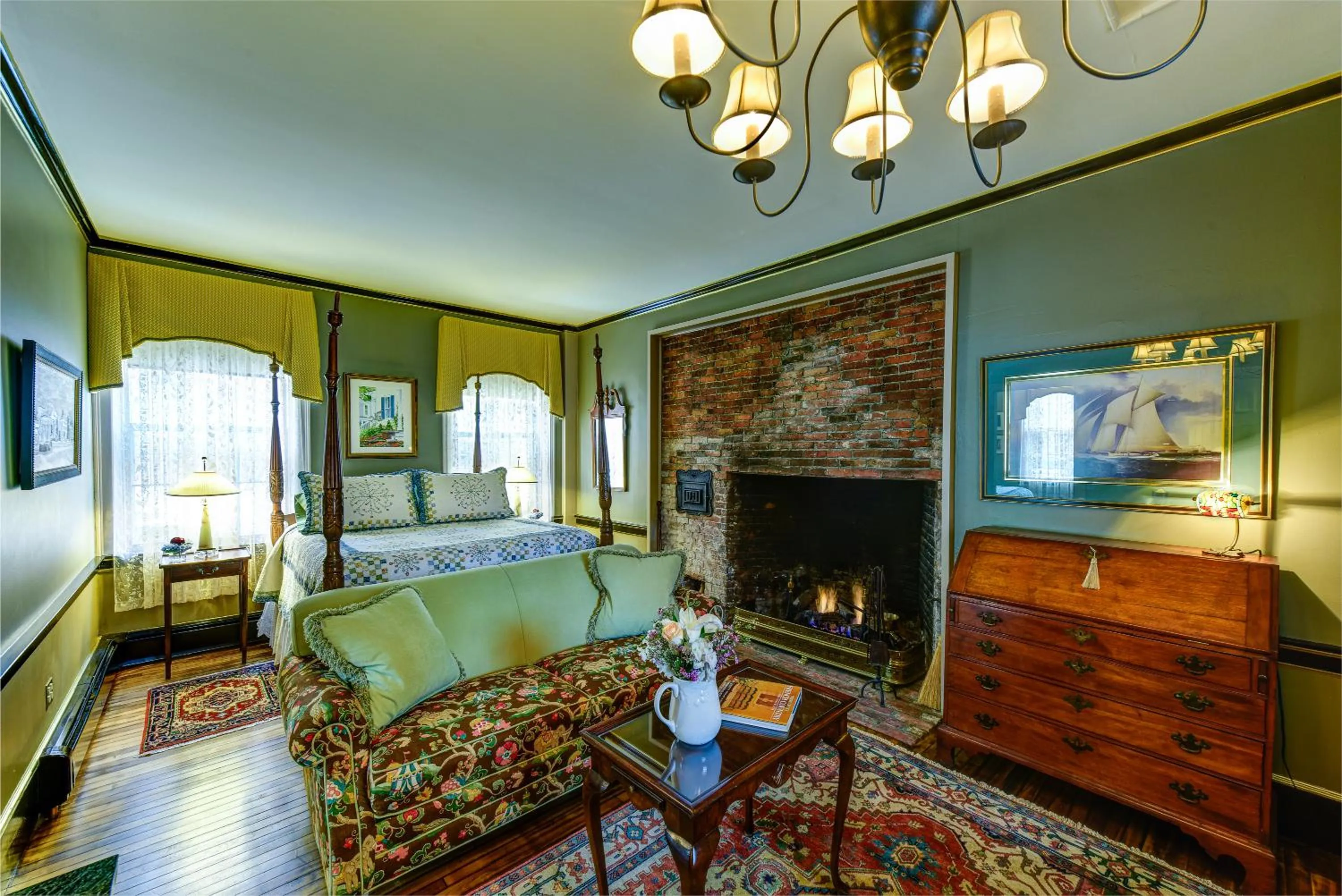 Bed in Inn by the Bandstand