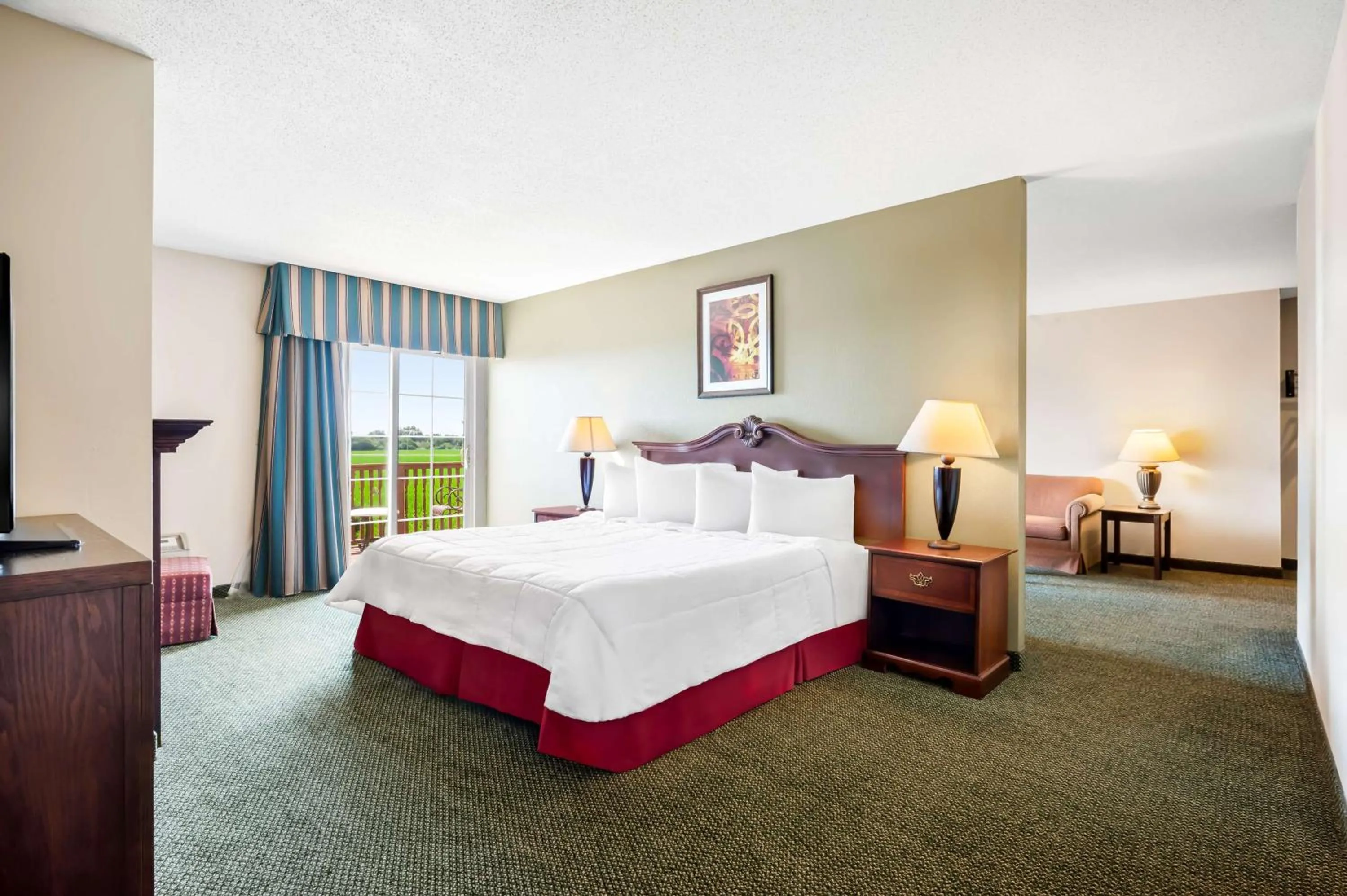 Photo of the whole room, Bed in Best Western Annawan Inn