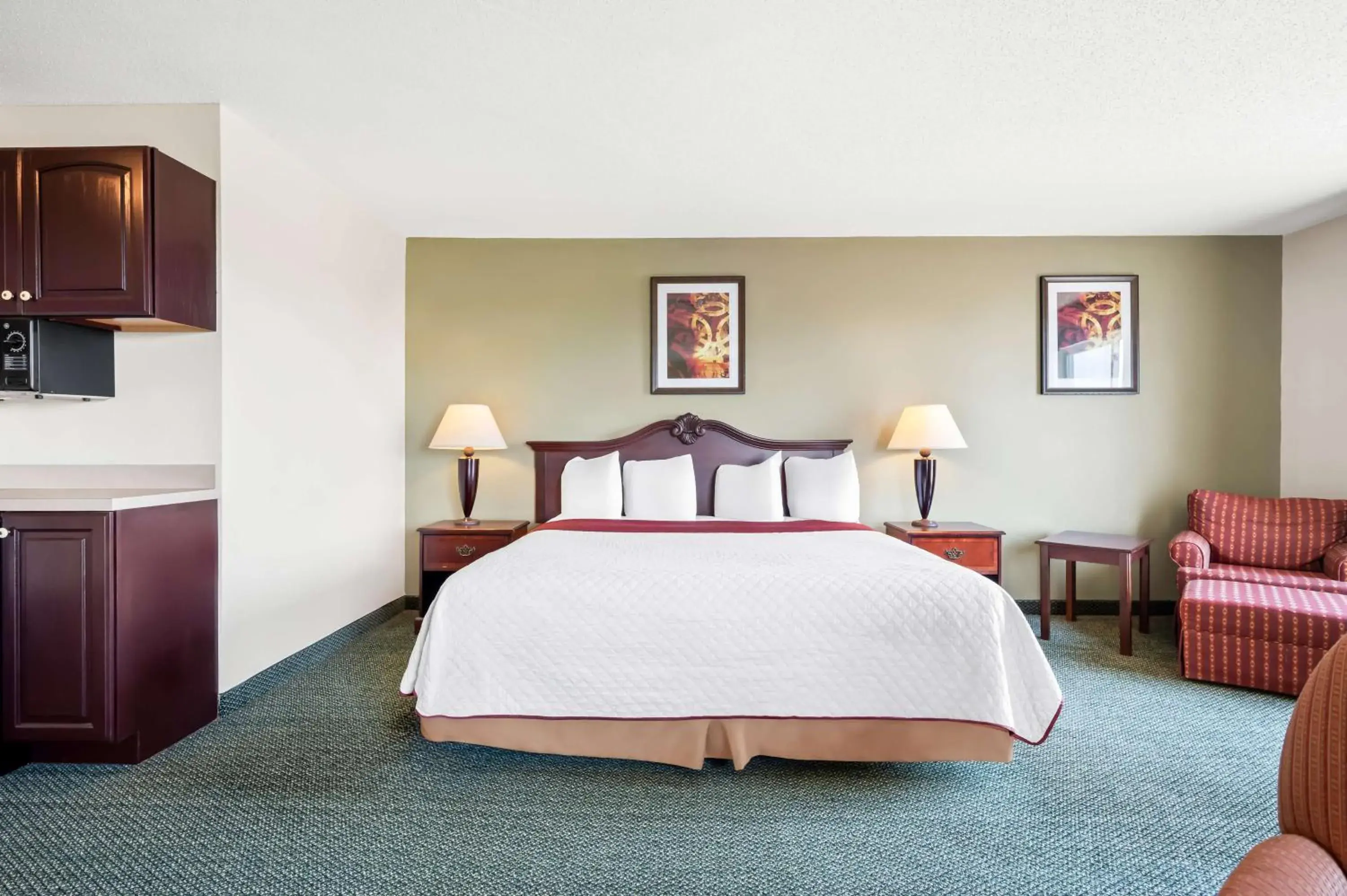 Photo of the whole room, Bed in Best Western Annawan Inn Photo of the whole room, Bed in Best Western Annawan Inn