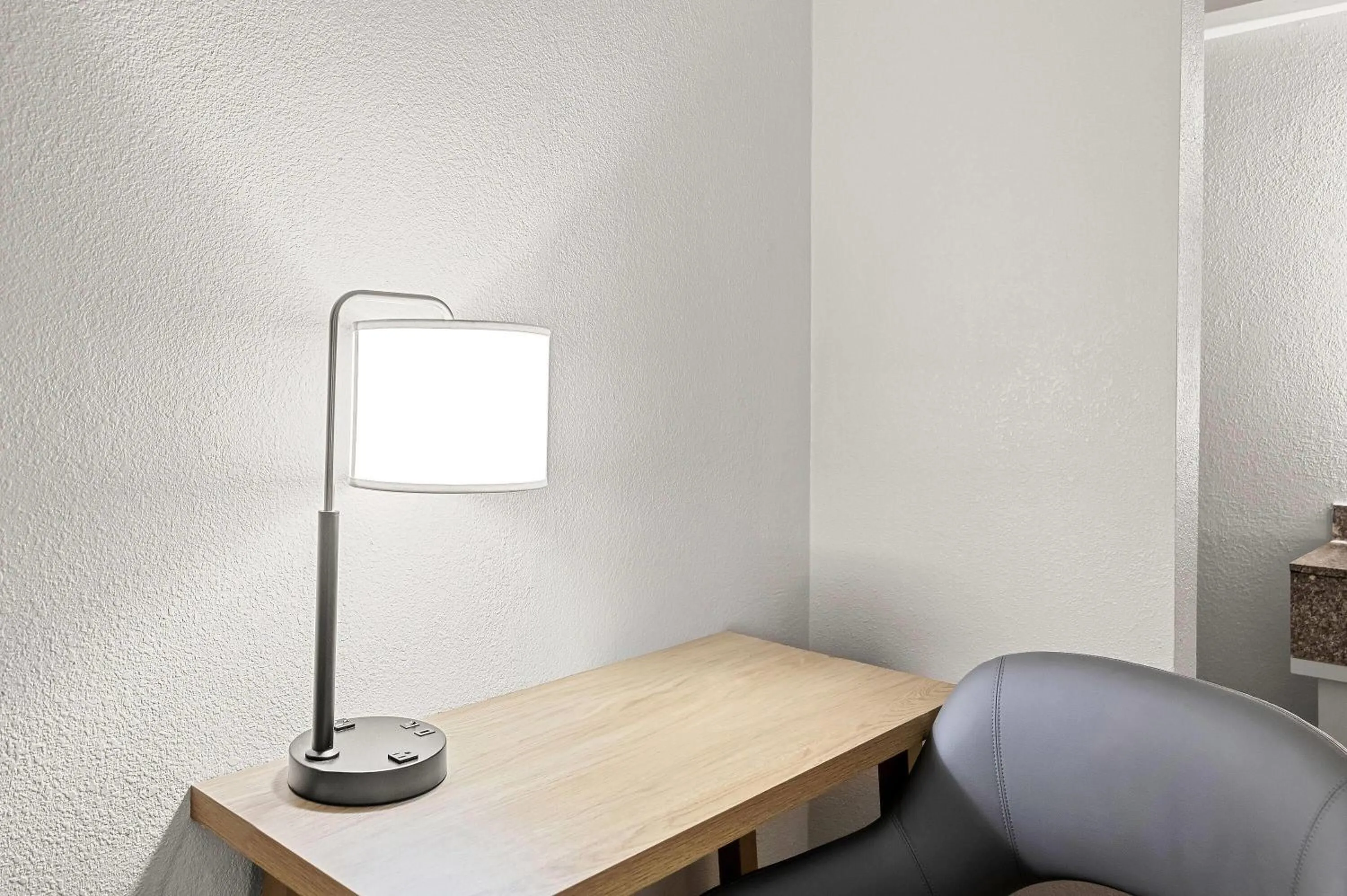 Bed in Days Inn by Wyndham Salem