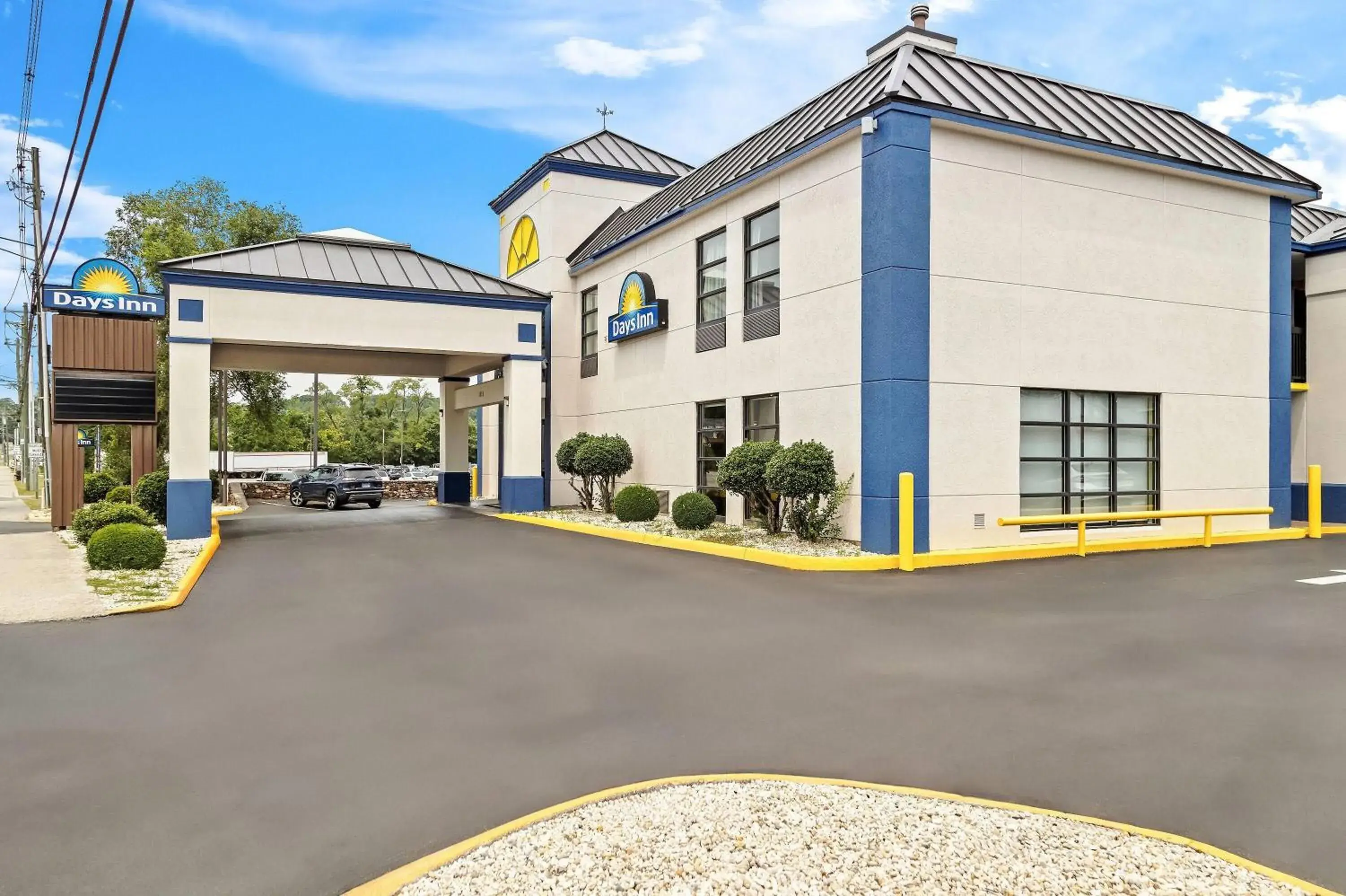 Property building in Days Inn by Wyndham Salem Property building in Days Inn by Wyndham Salem