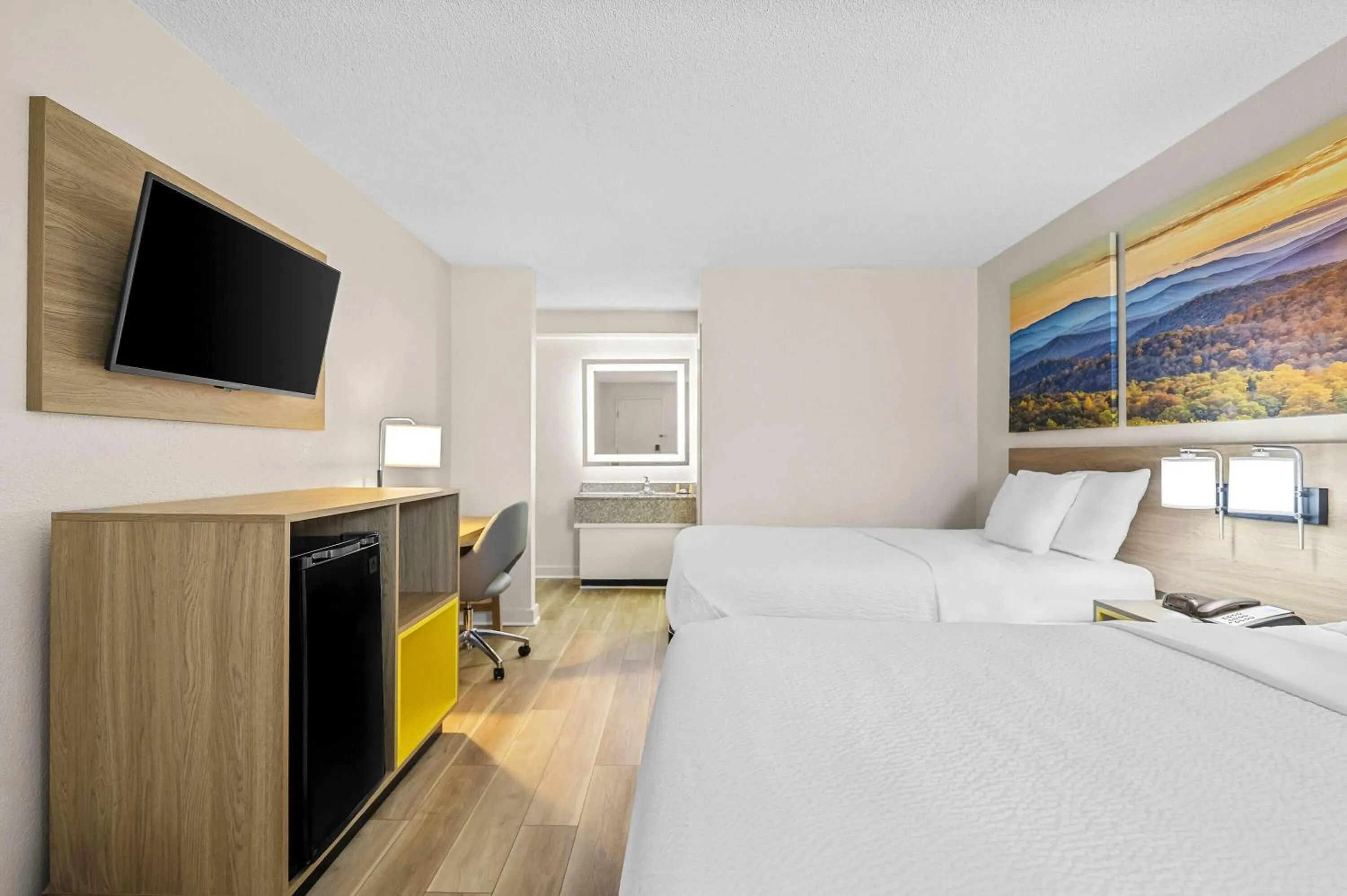 Bed in Days Inn by Wyndham Salem